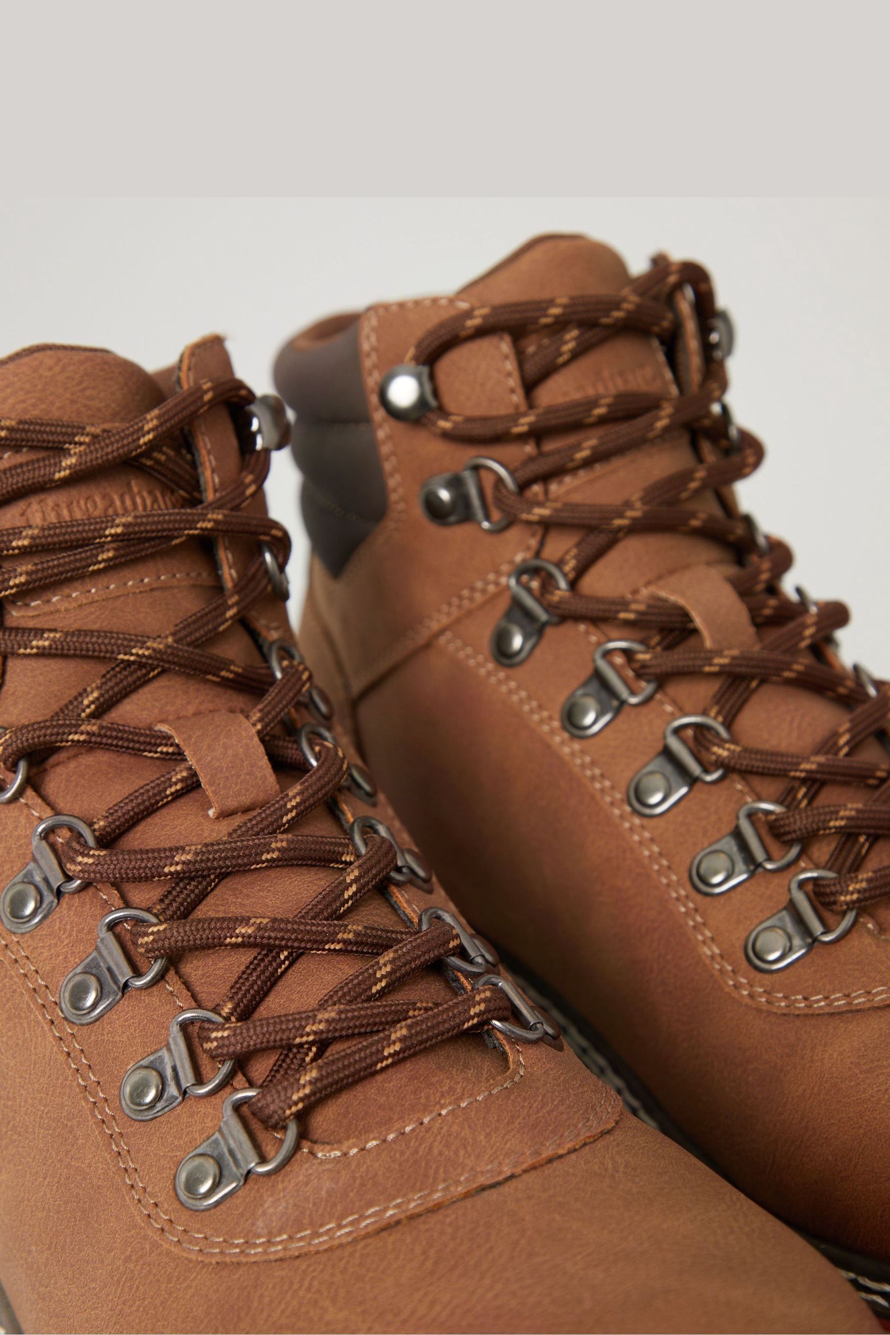 Women's lace up chukka boots outlet