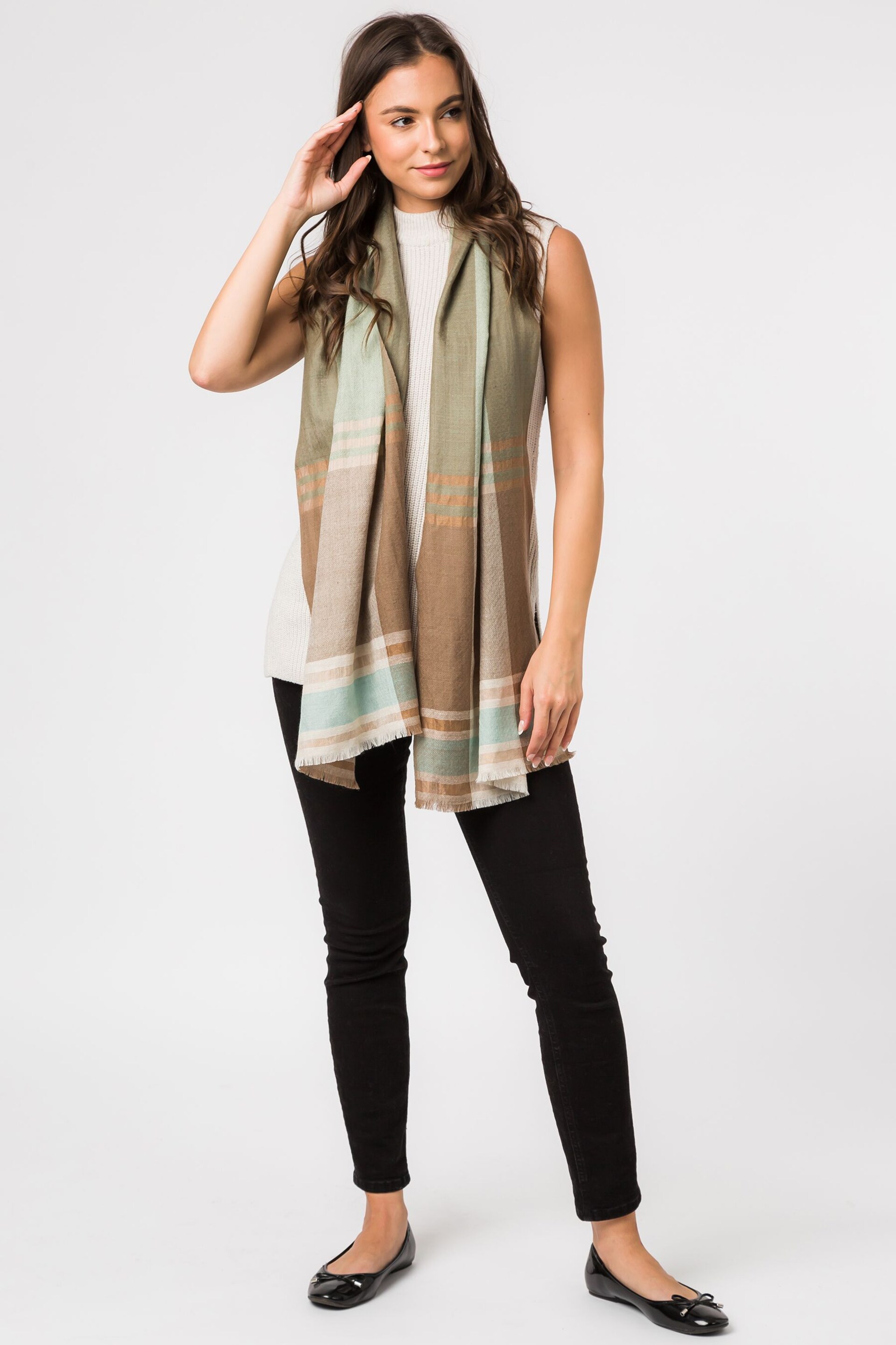 Pure Luxuries London Tan Asteris Cashmere & Merino Wool Pashmina Scarf - Image 2 of 4