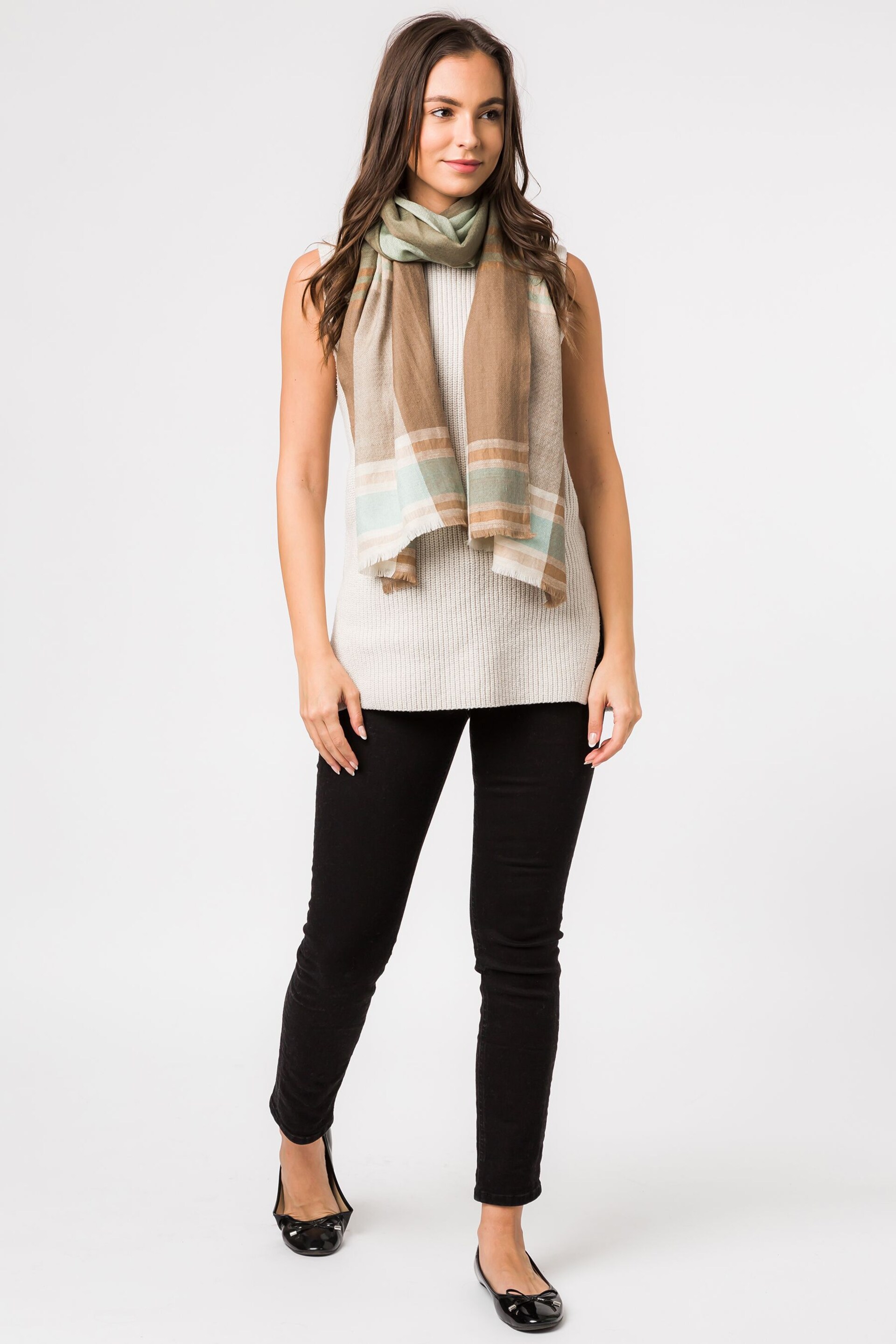 Pure Luxuries London Tan Asteris Cashmere & Merino Wool Pashmina Scarf - Image 3 of 4