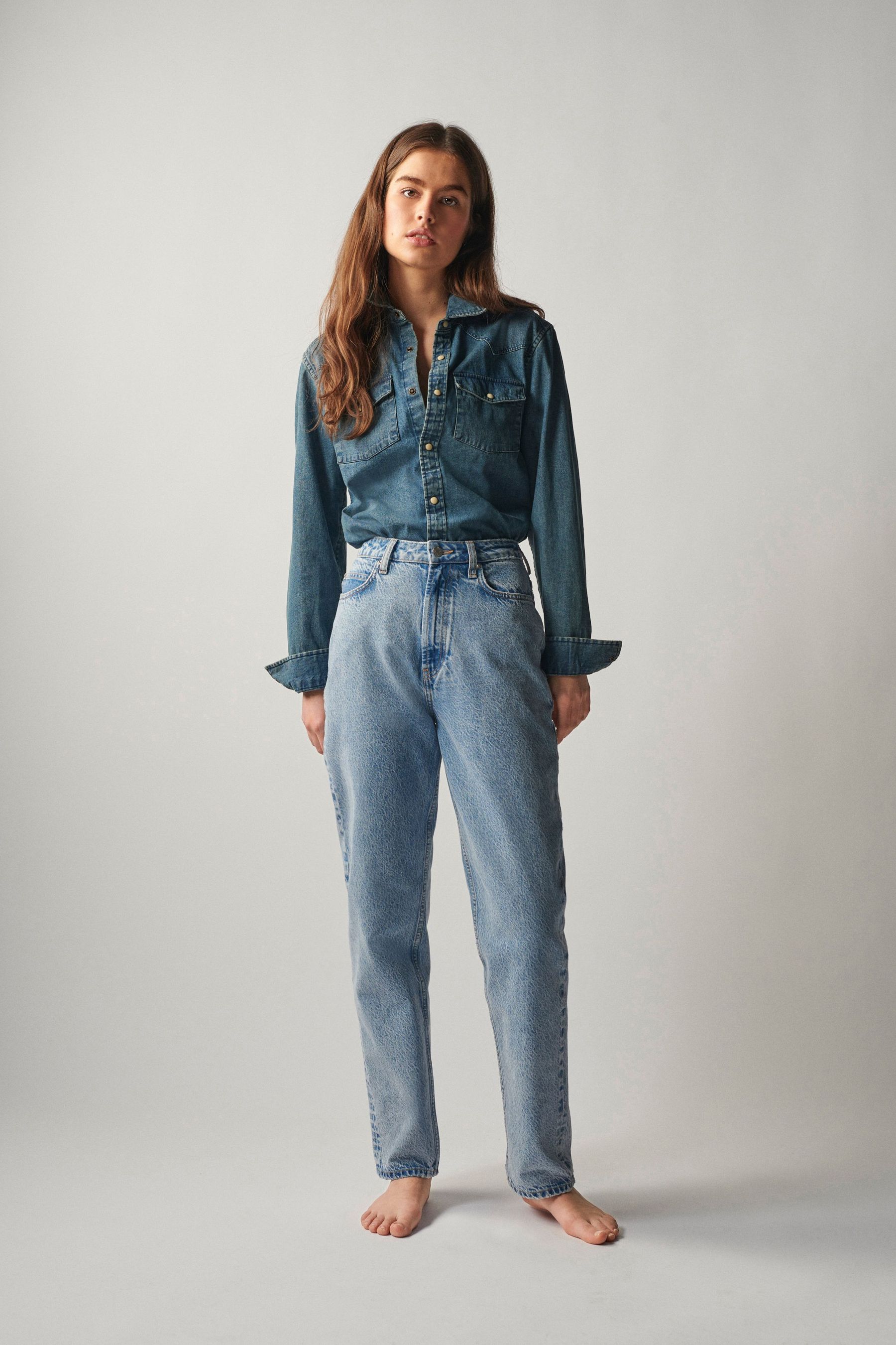 Loose fit mom jeans deals