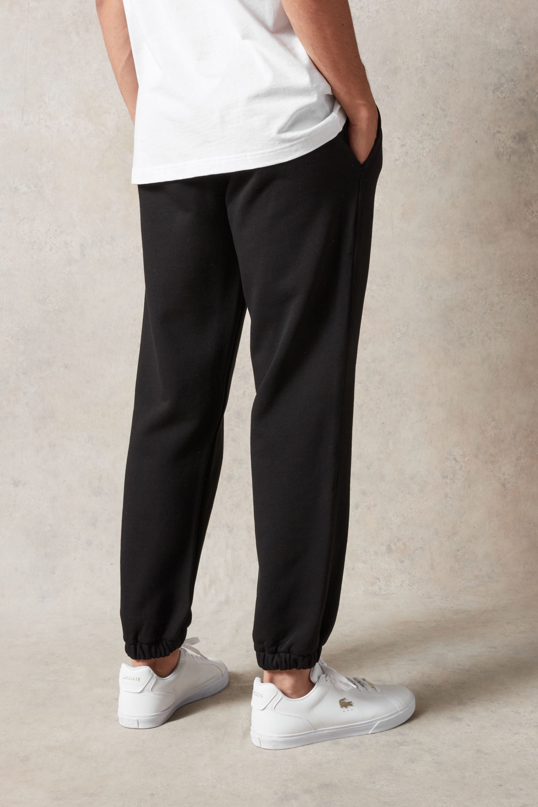 Lacoste slim joggers top