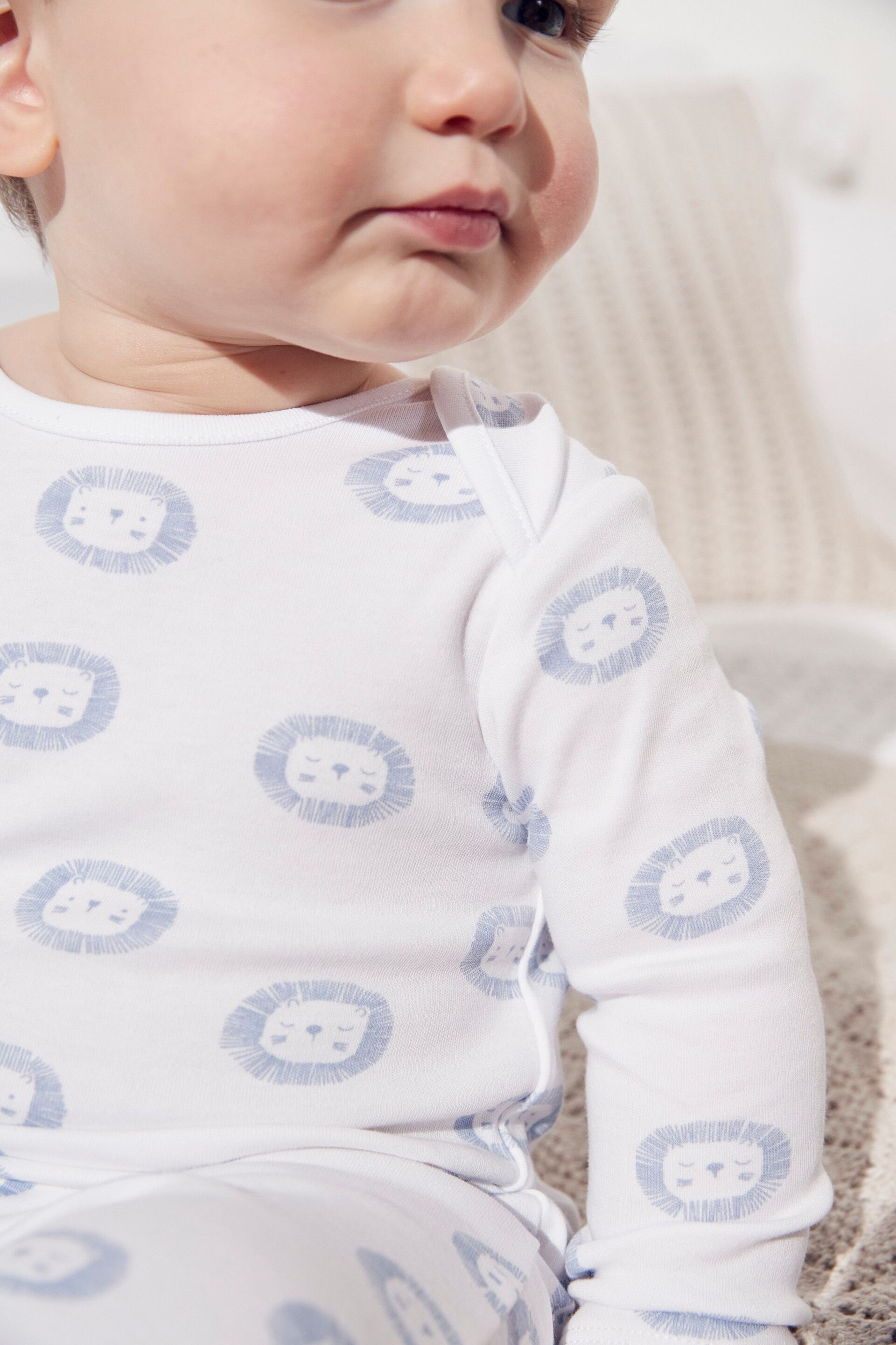 The White Company White Lion Print Sleepsuit - Image 2 of 4