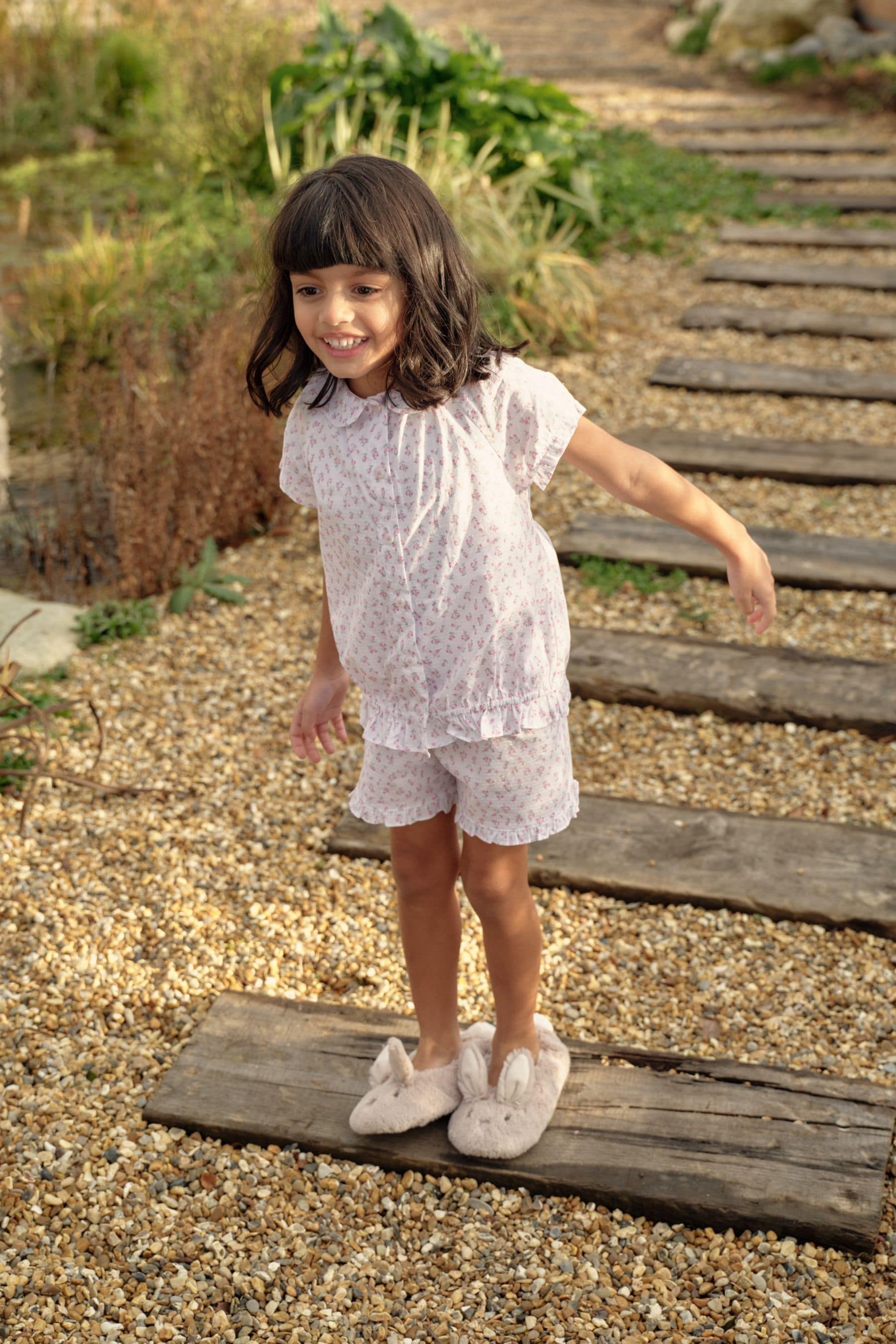 Girls bunny slippers discount