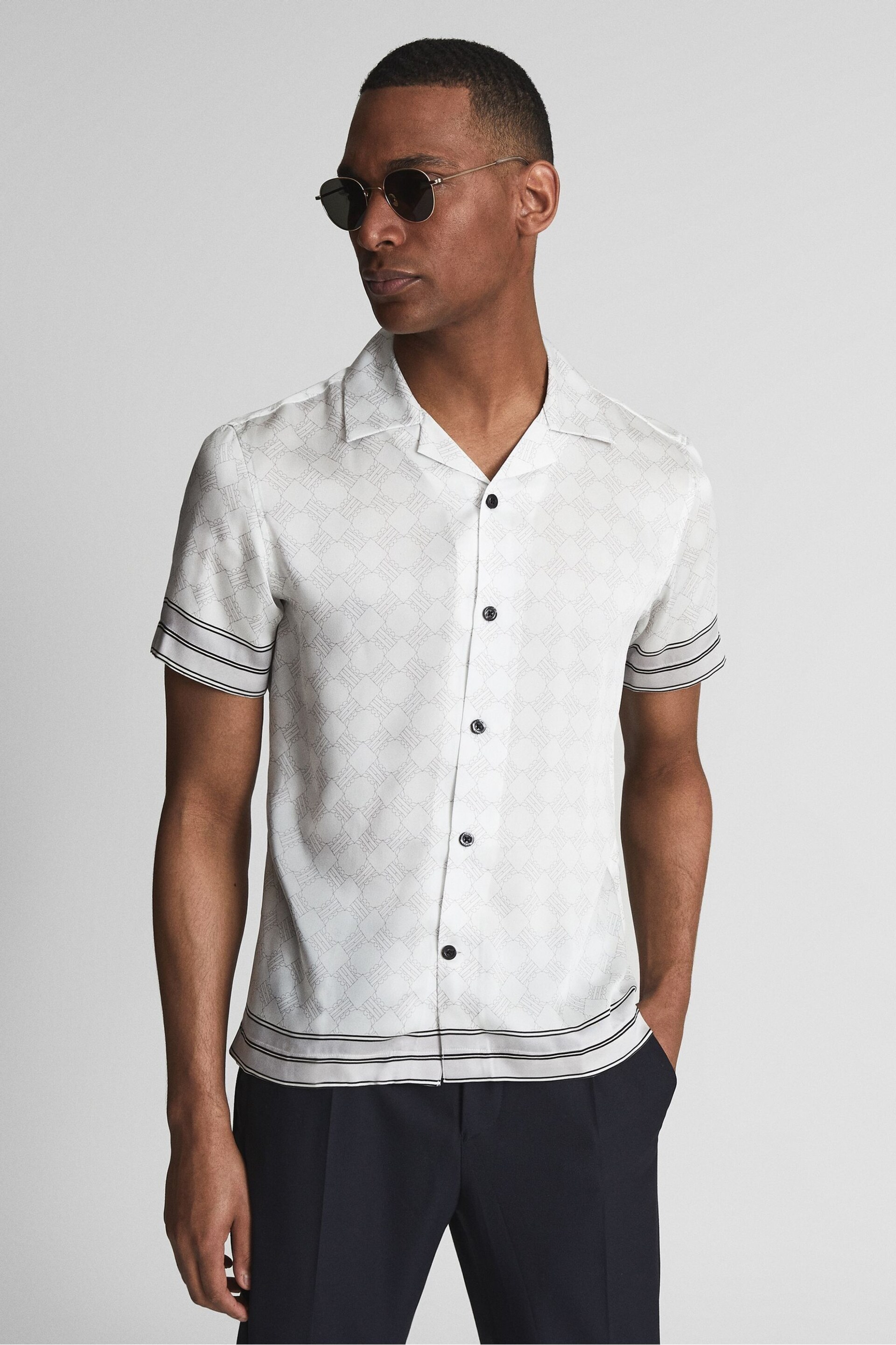 Reiss Soft Grey Suarez Bloom Print Cuban Collar Shirt - Image 1 of 5
