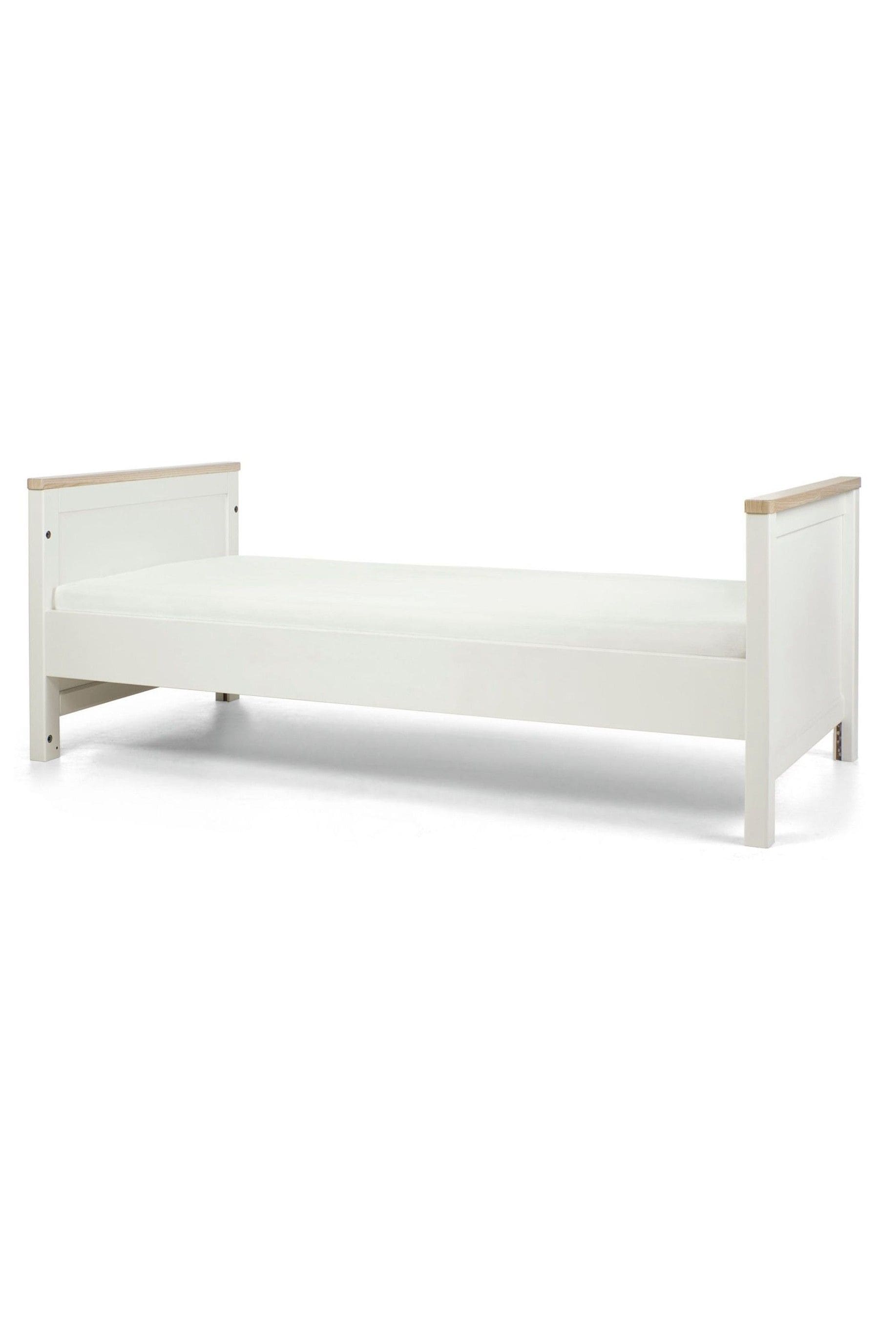 White cot bed mamas and papas on sale