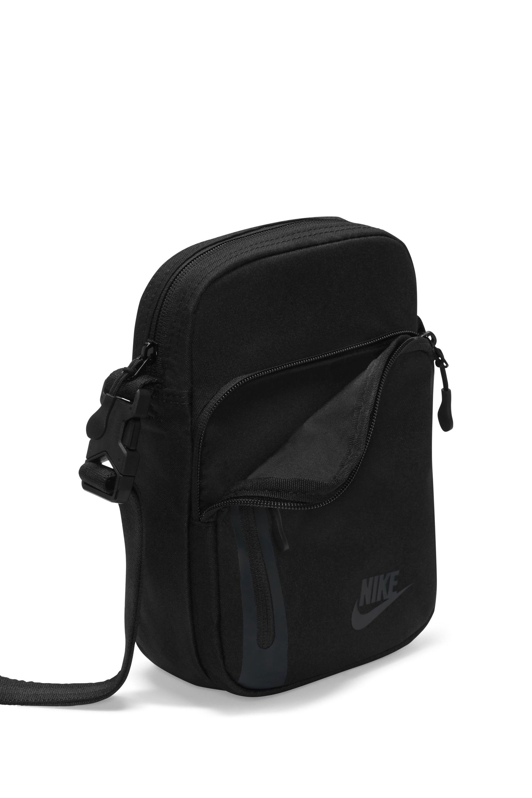 Bodybag nike store