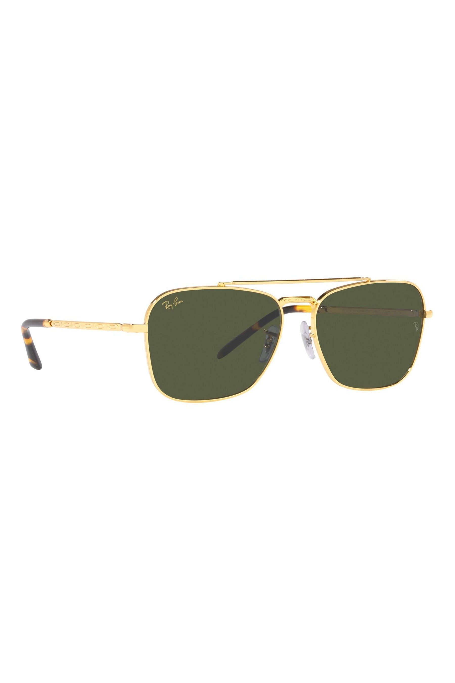 Ray ban caravan red top