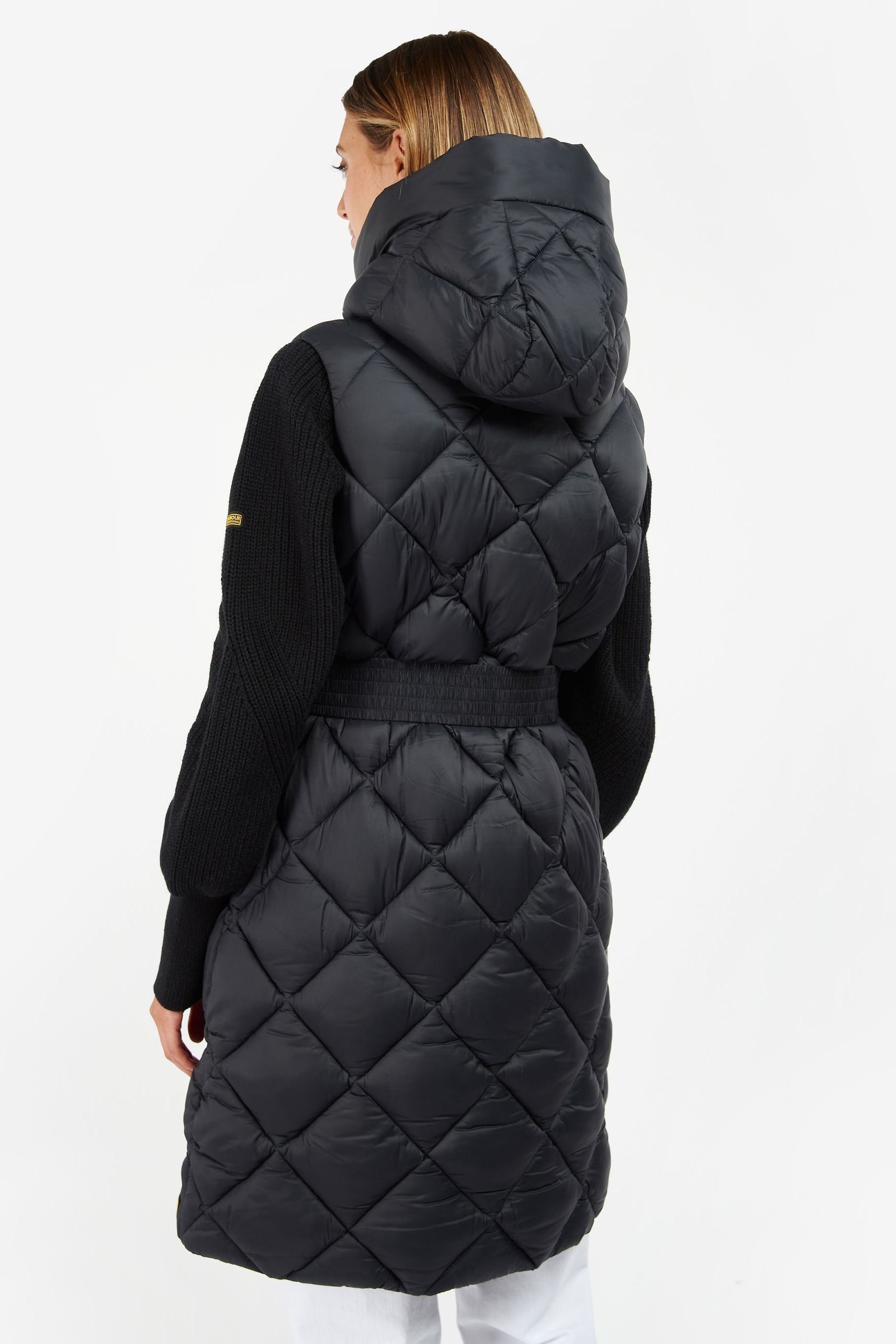 Kaufe Sie Barbour International Claremont Lange Steppweste mit kastigem Design Schwarz bei Next Deutschland