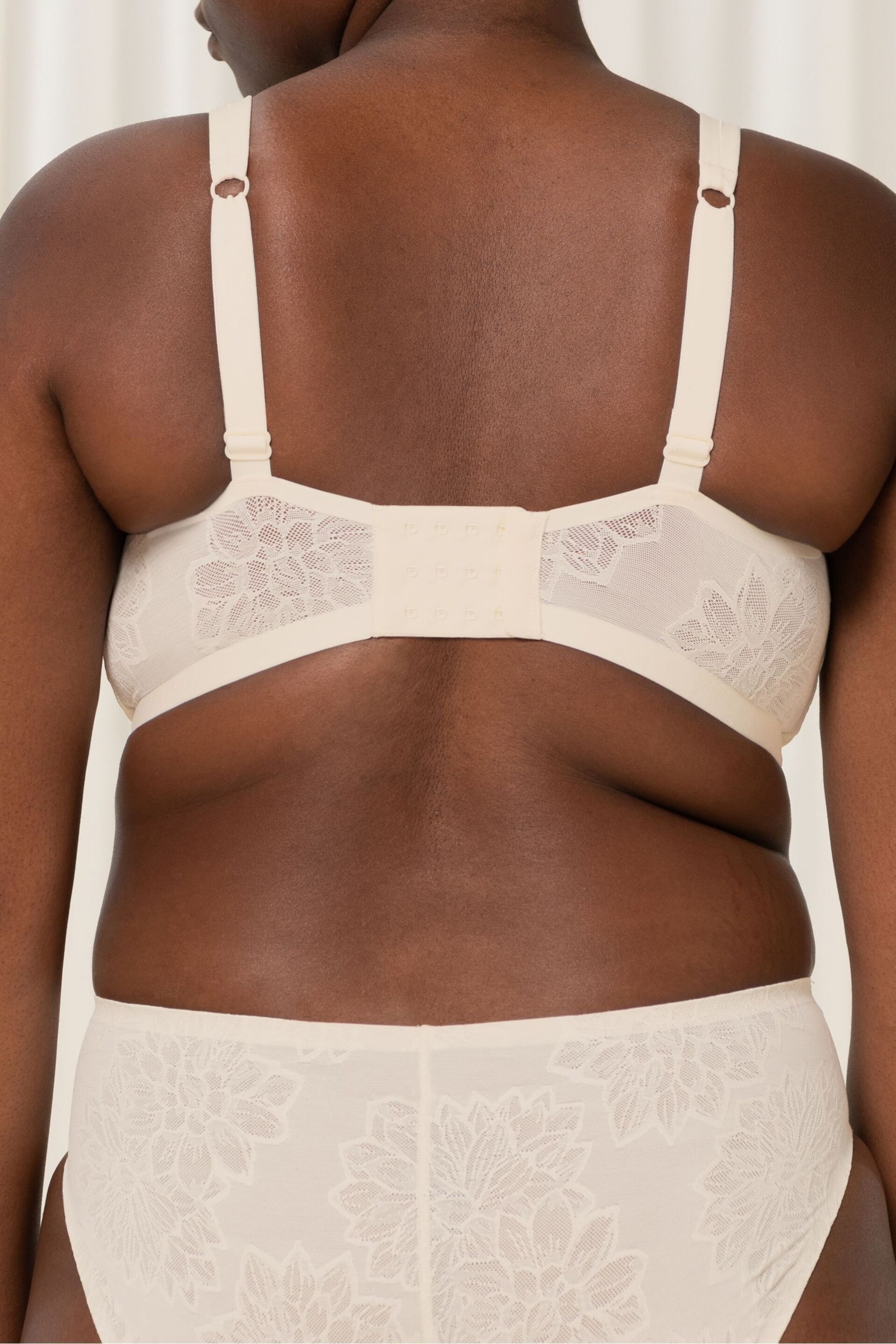 Triumph® Fit Smart Padded Bra - Image 5 of 7