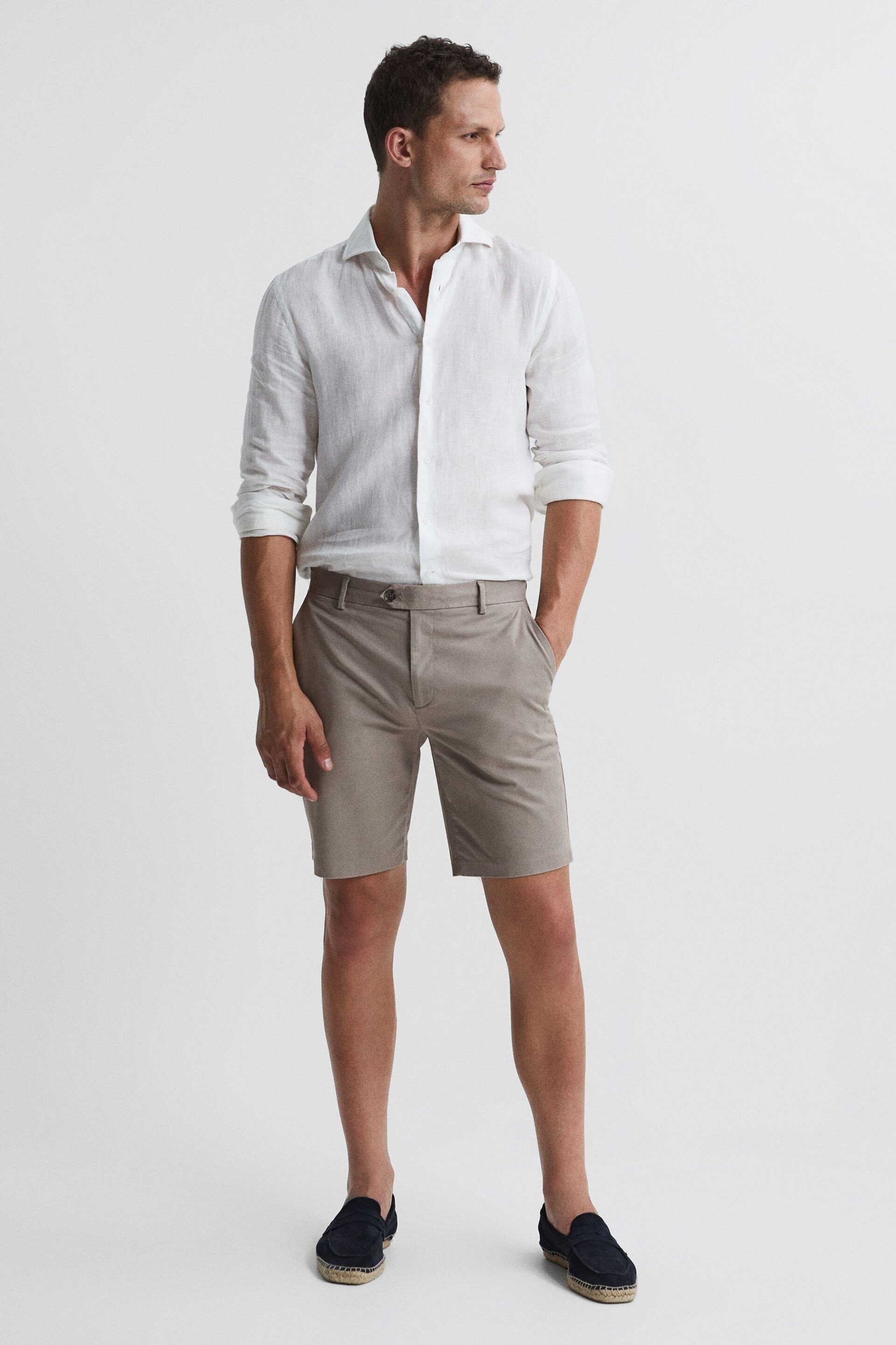 Reiss Mushroom Wicket Modern Fit Cotton Blend Chino Shorts - Image 6 of 7