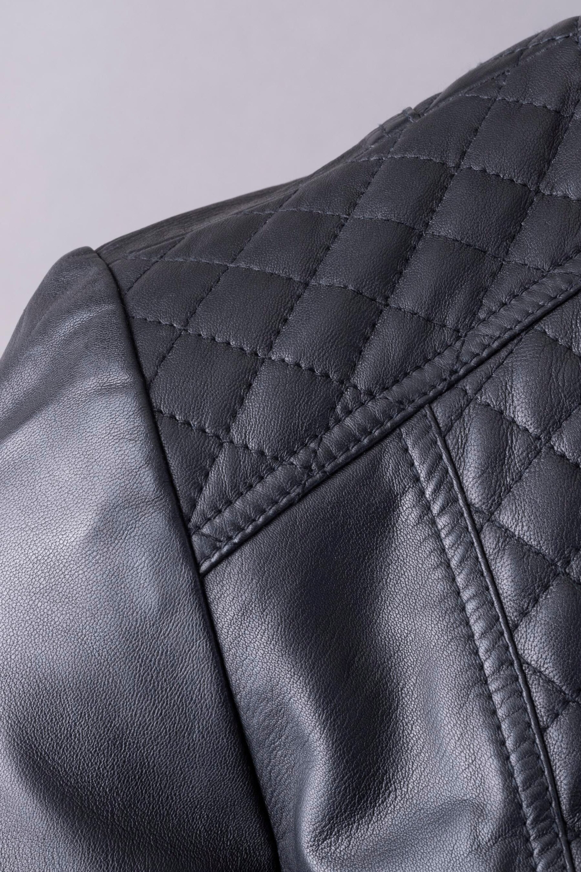 Lakeland Leather Black Devoke Leather Jacket - Image 11 of 14