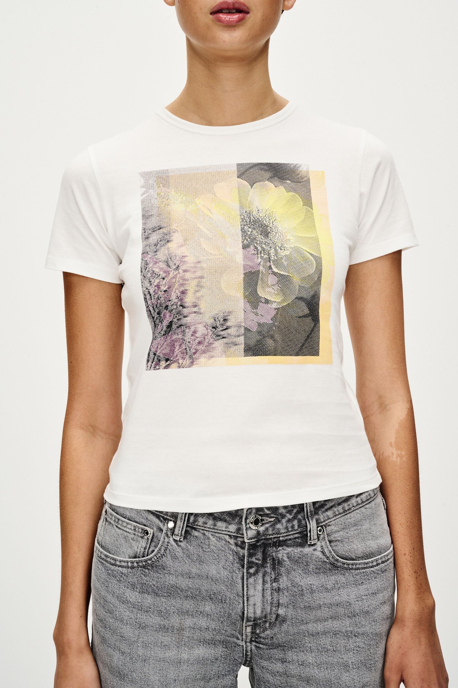 White Floral Graphic Slim Fit Graphic T-Shirt - Image 4 of 7