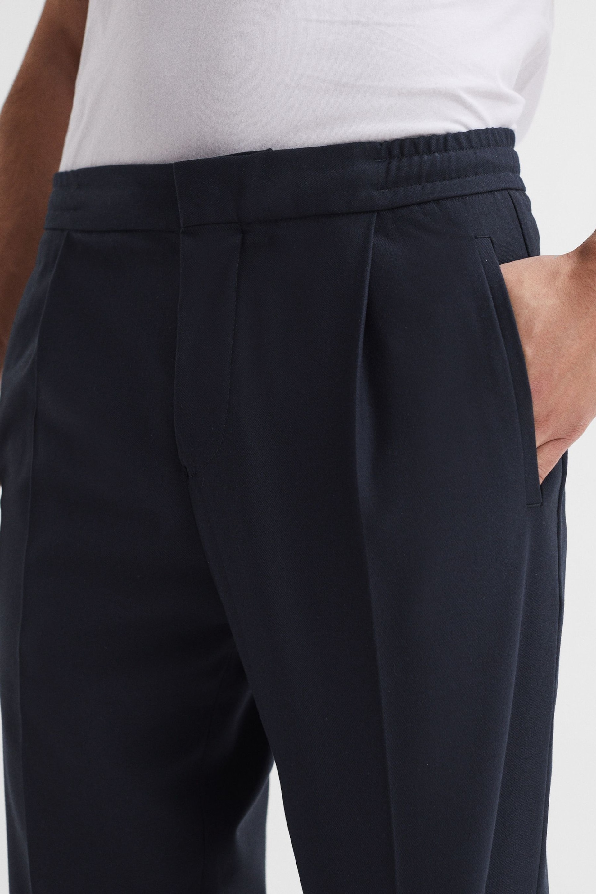 Reiss Navy Brighton Relaxed Drawstring Trousers with Turn-Ups - Image 4 of 5