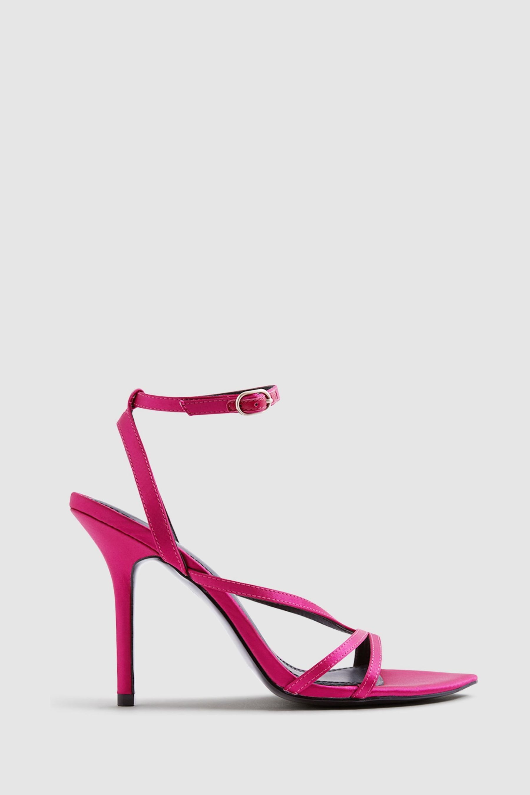 Magenta heels 2025
