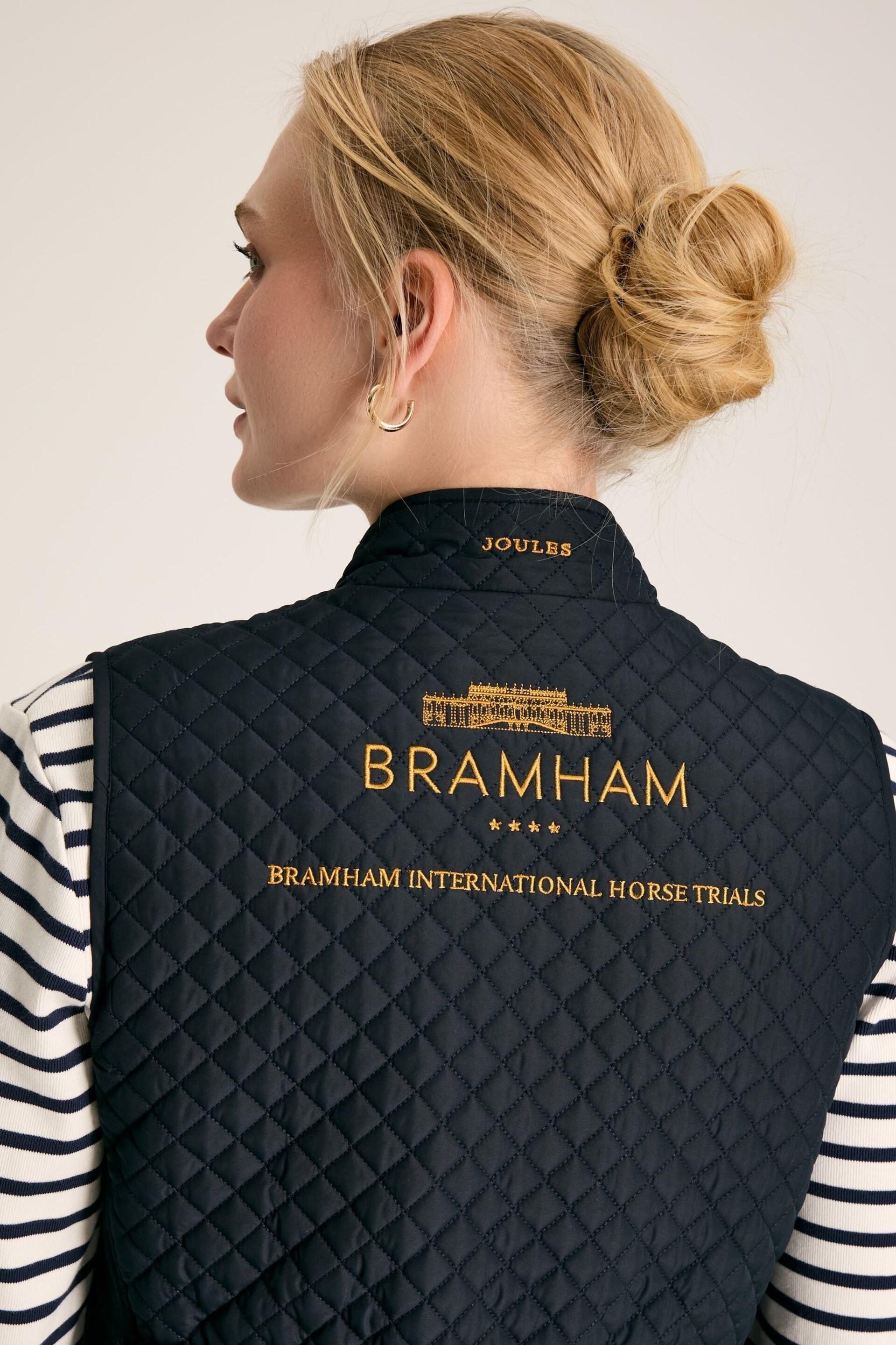 Joules Official Bramham Navy Blue Diamond Quilted Gilet - Image 5 of 7