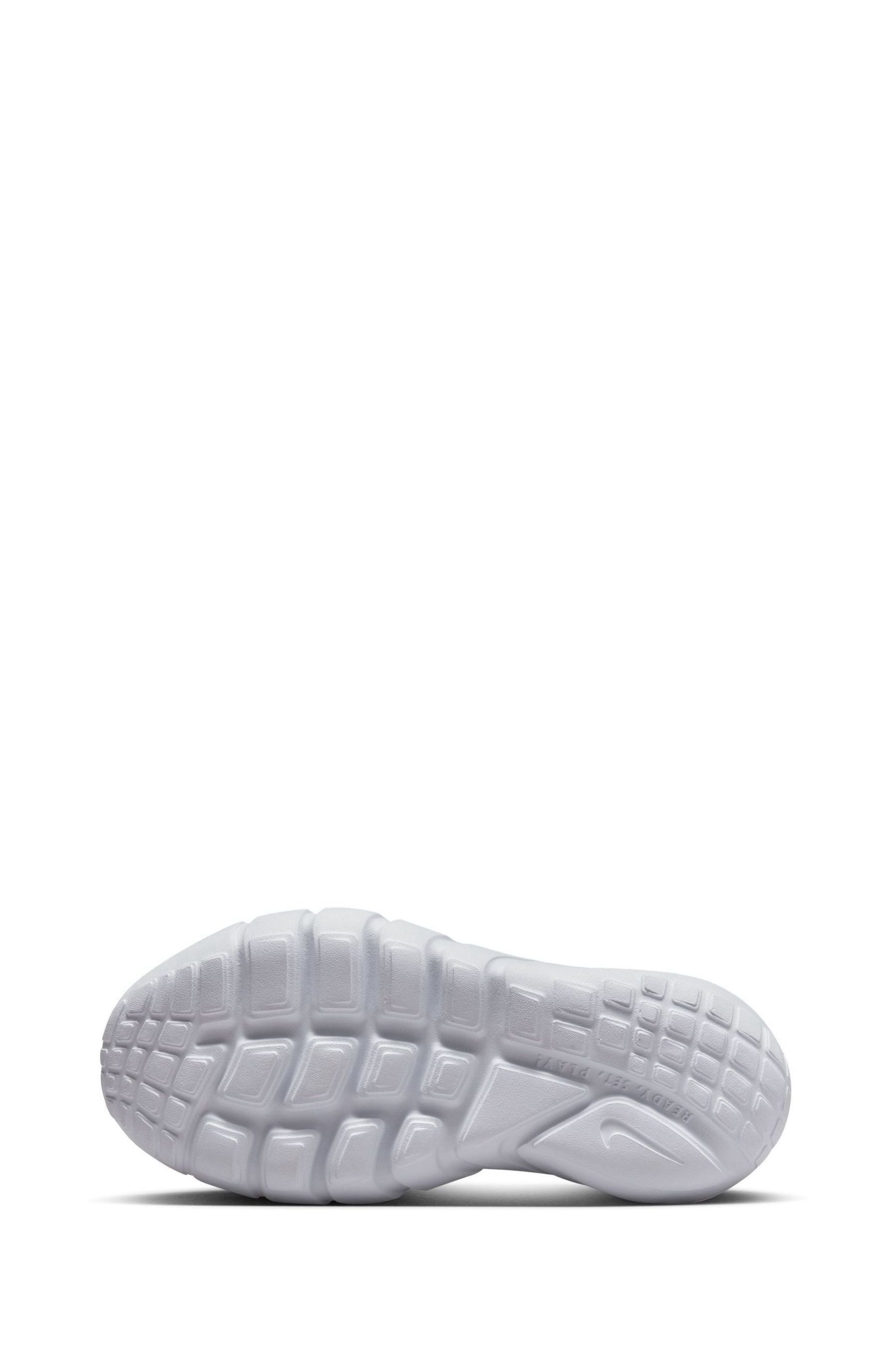 Nike grey trainers junior best sale