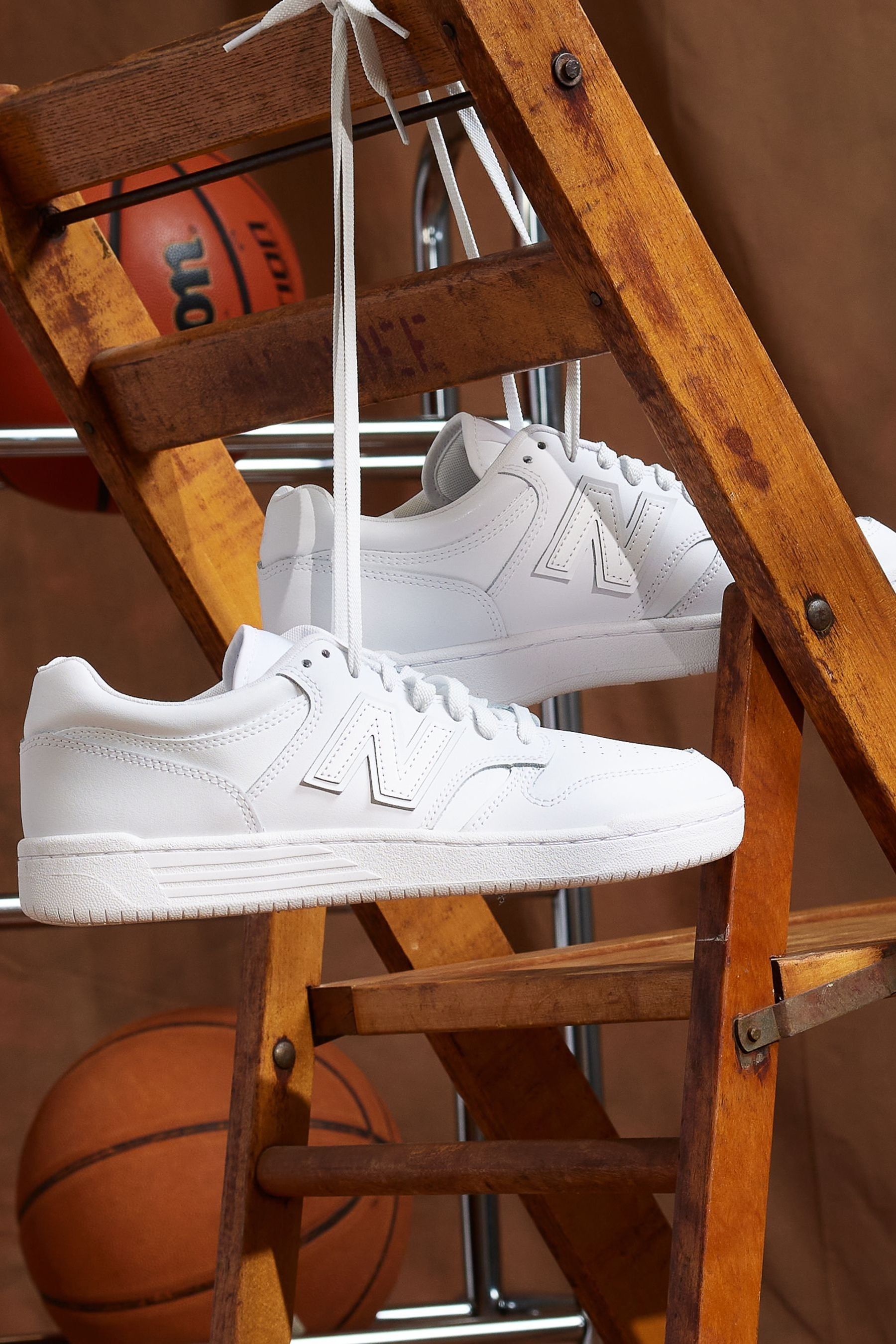Mens white new balance trainers hot sale