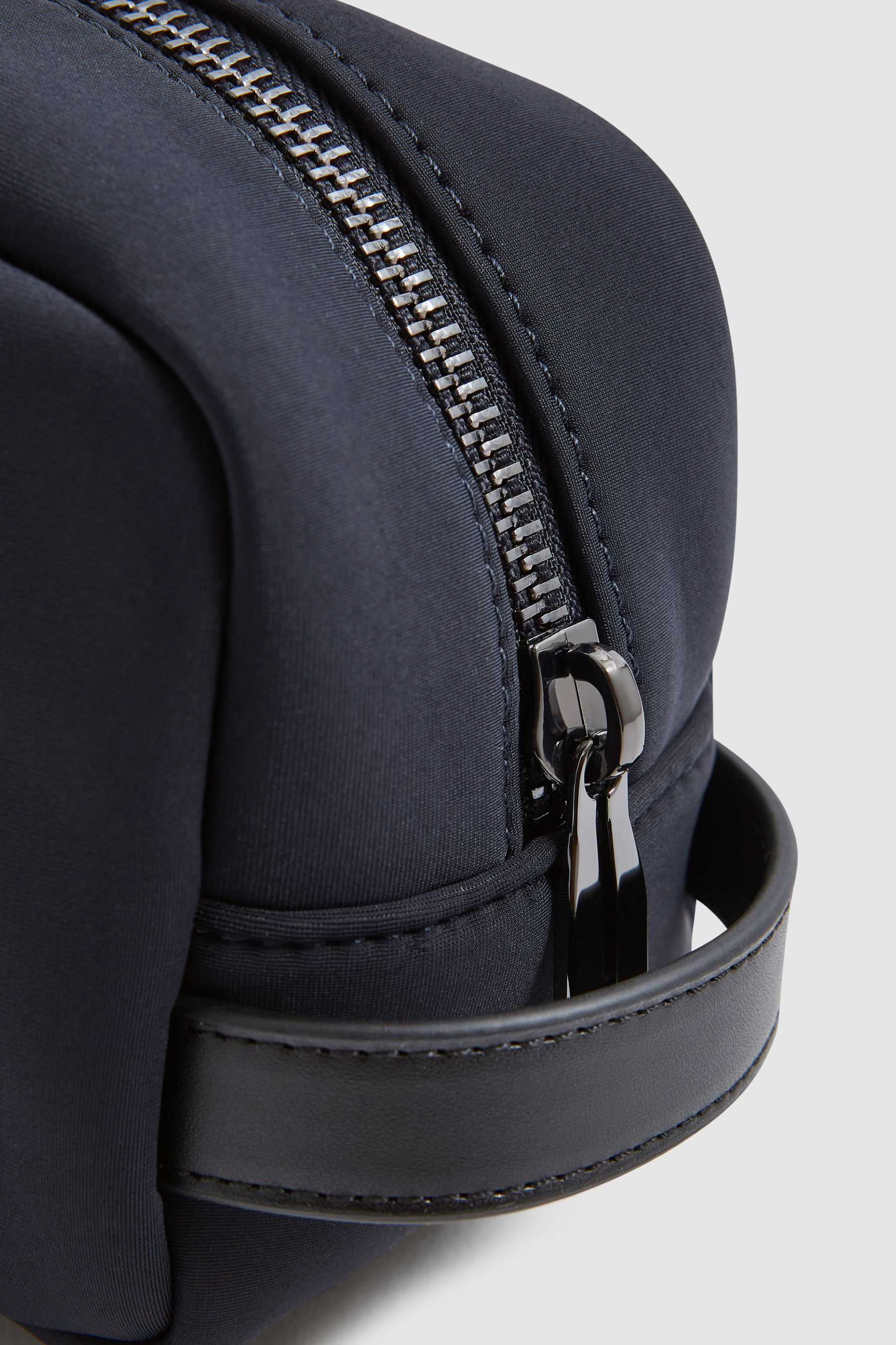 Buy Reiss Dark Navy Carter Neoprene Wash Bag from Next Spain