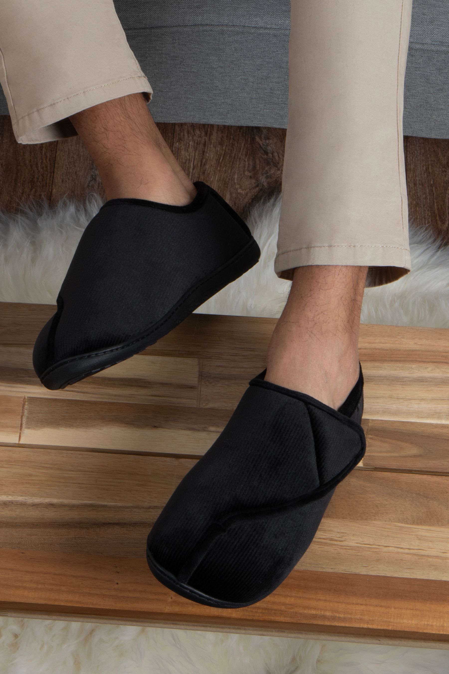 Buy Totes Black Sheepskin Ladies Phoebe Slippers from Next Luxembourg
