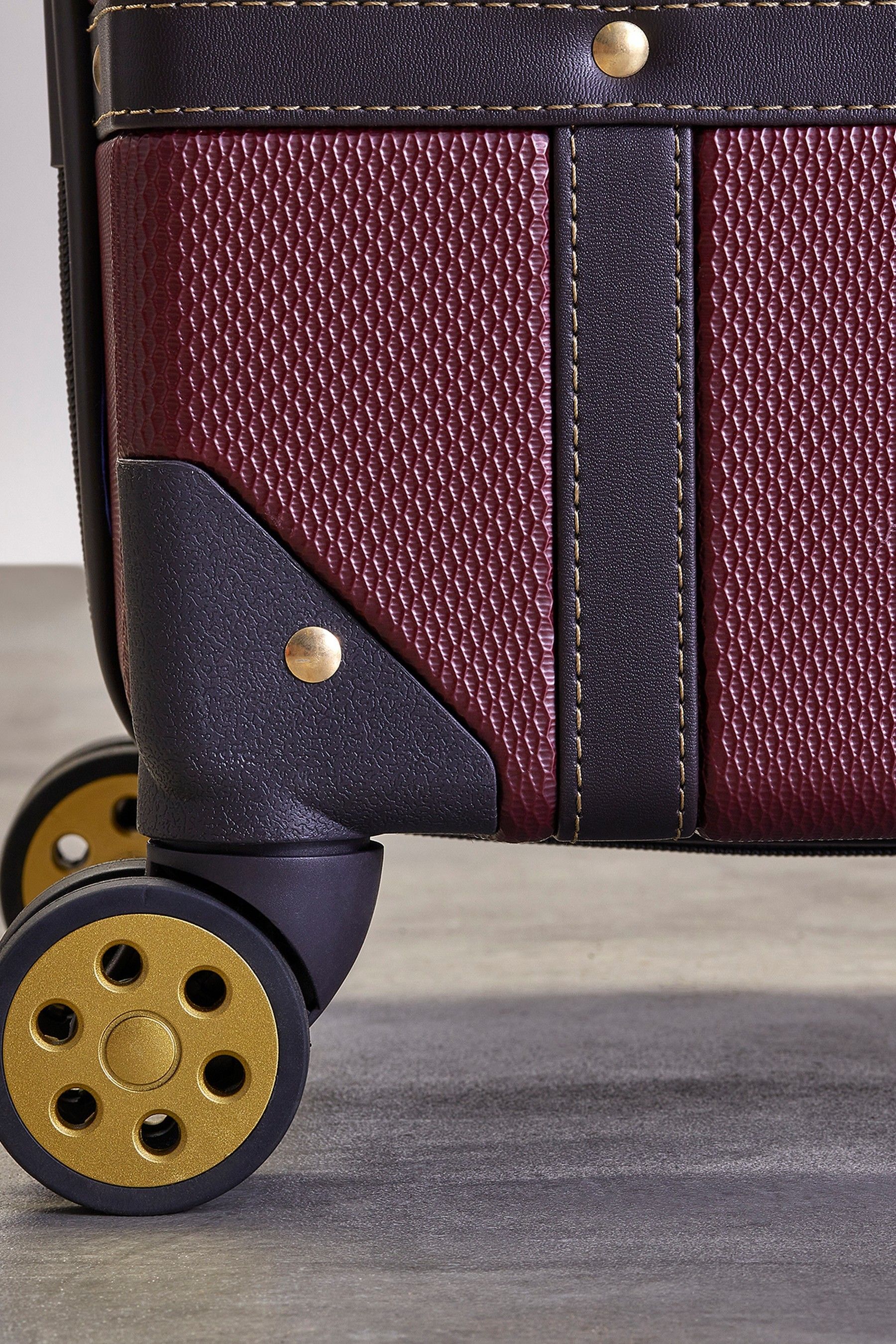 Kaufe Sie Rock Luggage Vintage Set mit 3 Koffern Bordauxrot bei Next Deutschland