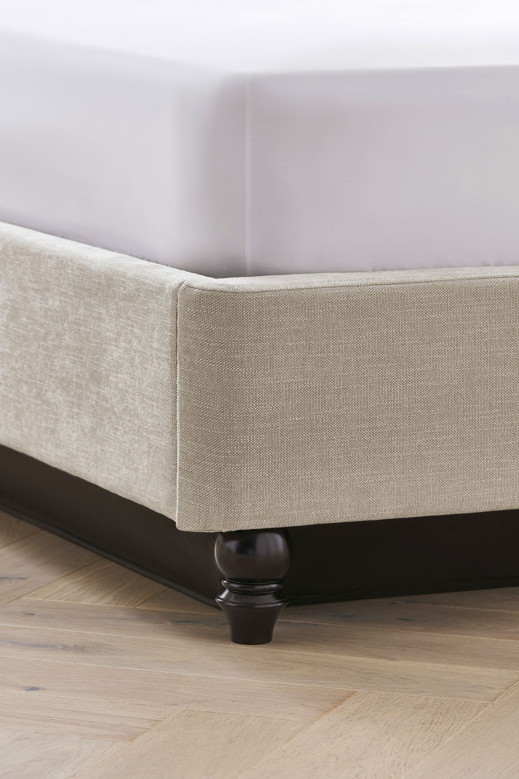 Next hartford sales sleigh bed