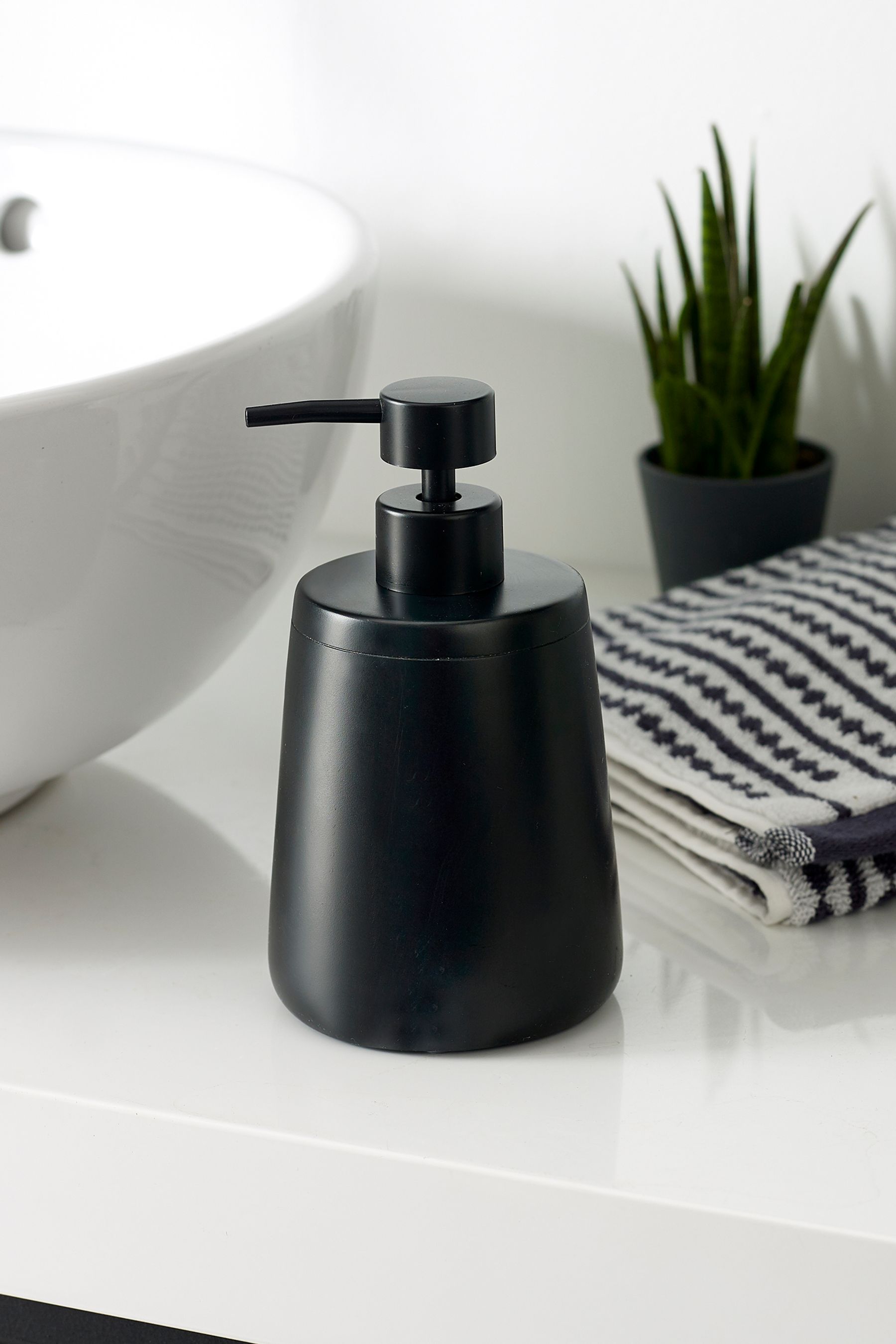 Black soap dispenser on sale