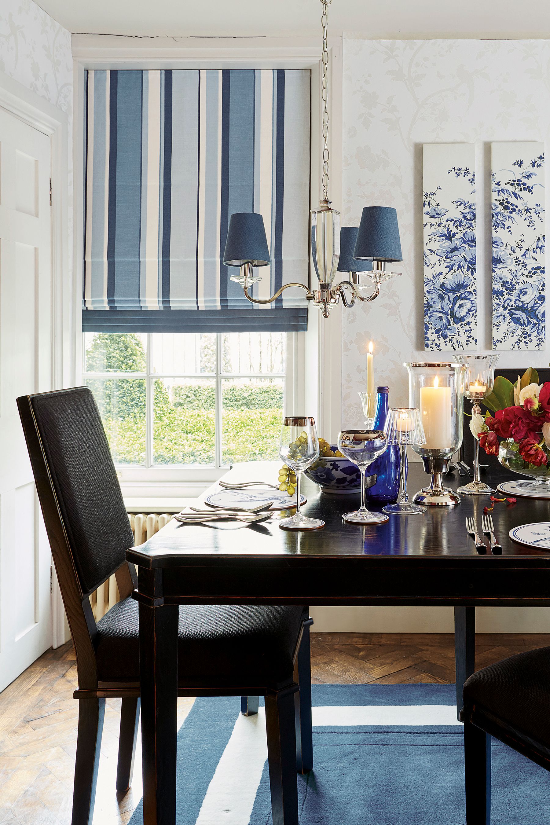 Laura Ashley Black Henshaw Extending Dining Table