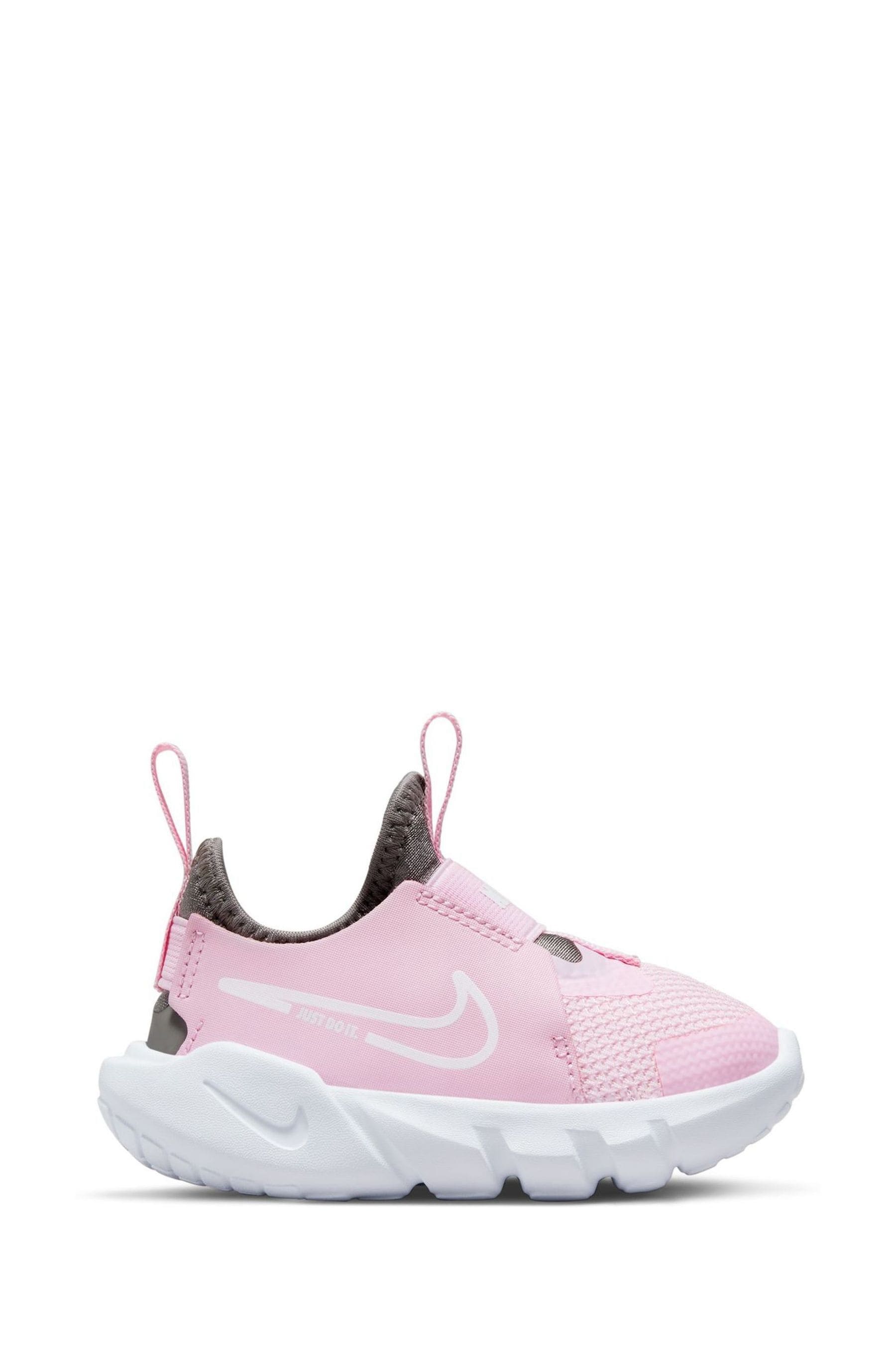 Girls nike trainers pink online