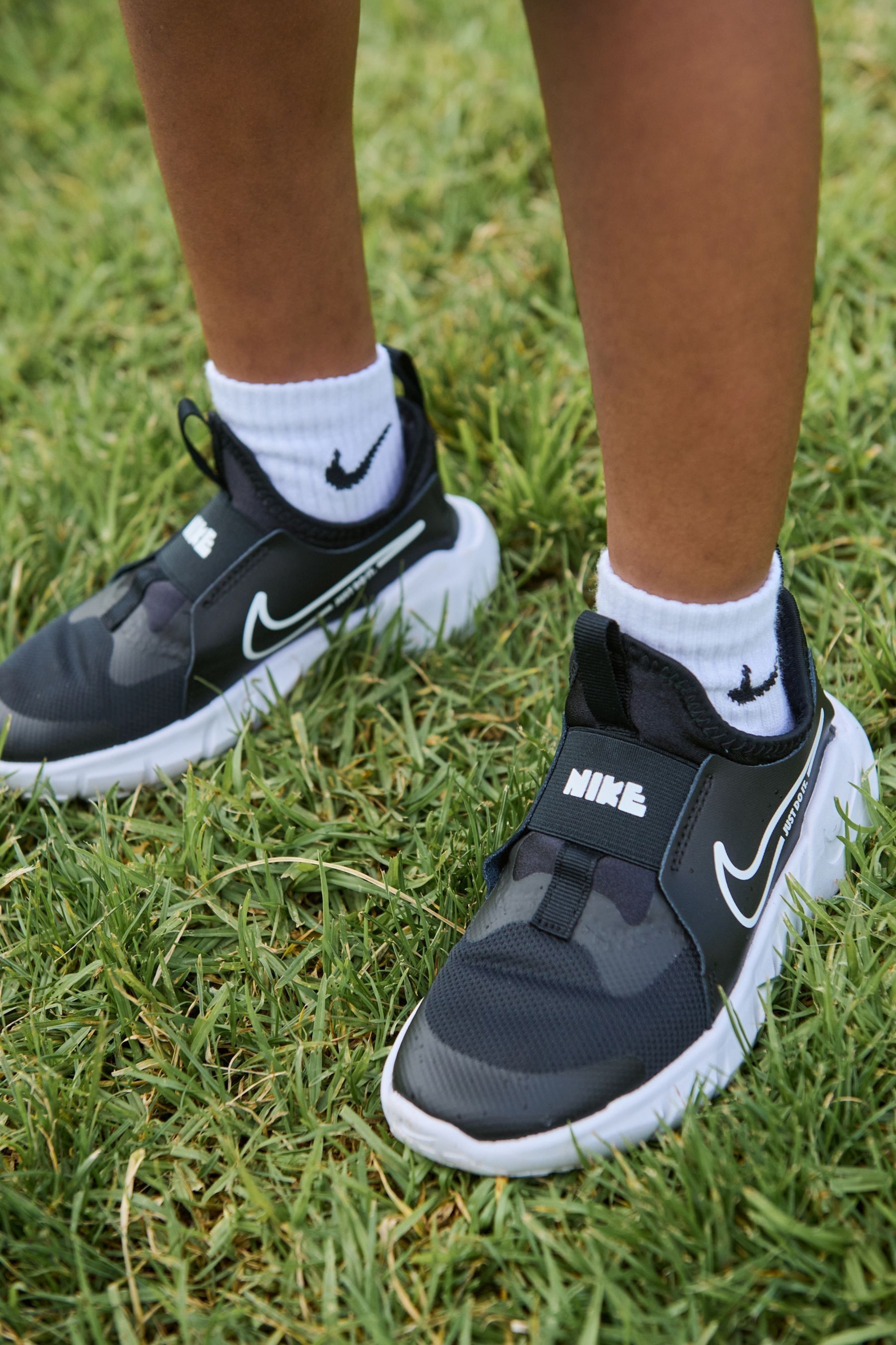 Black nike junior trainers new arrivals