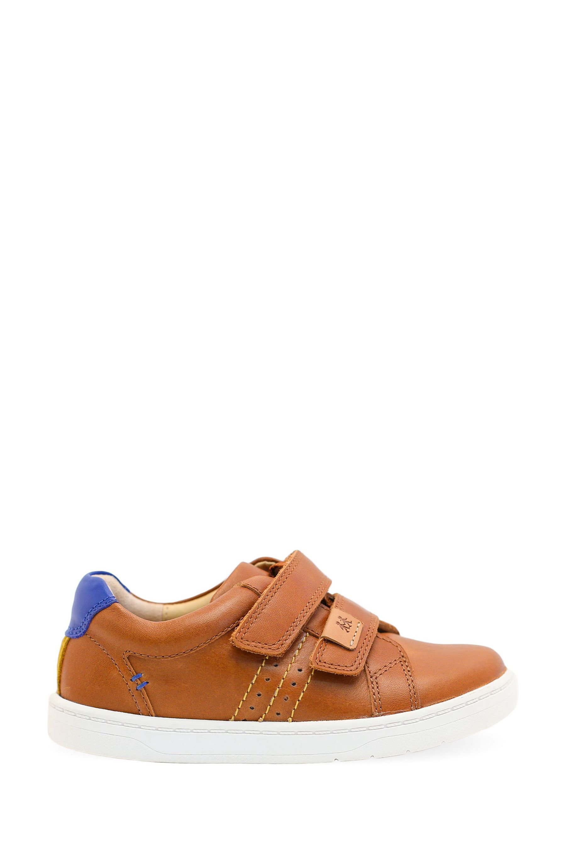 Boys leather velcro trainers top