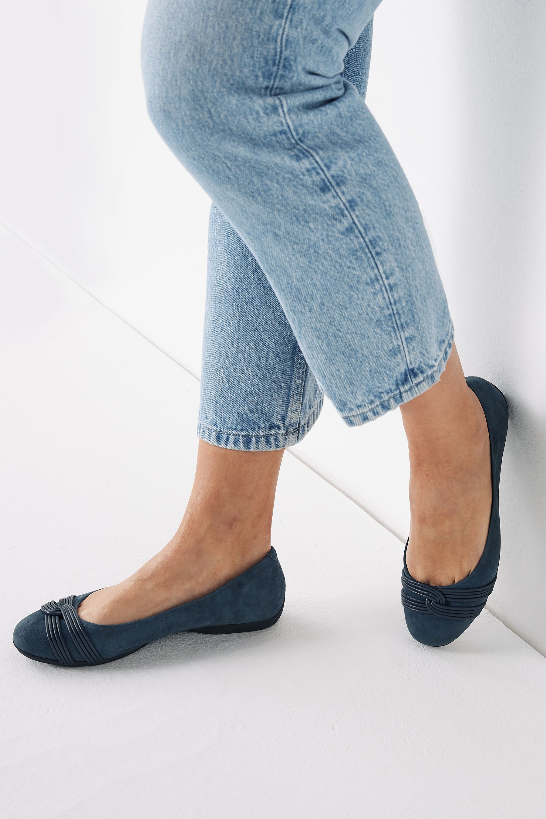 Next navy clearance ballet pumps