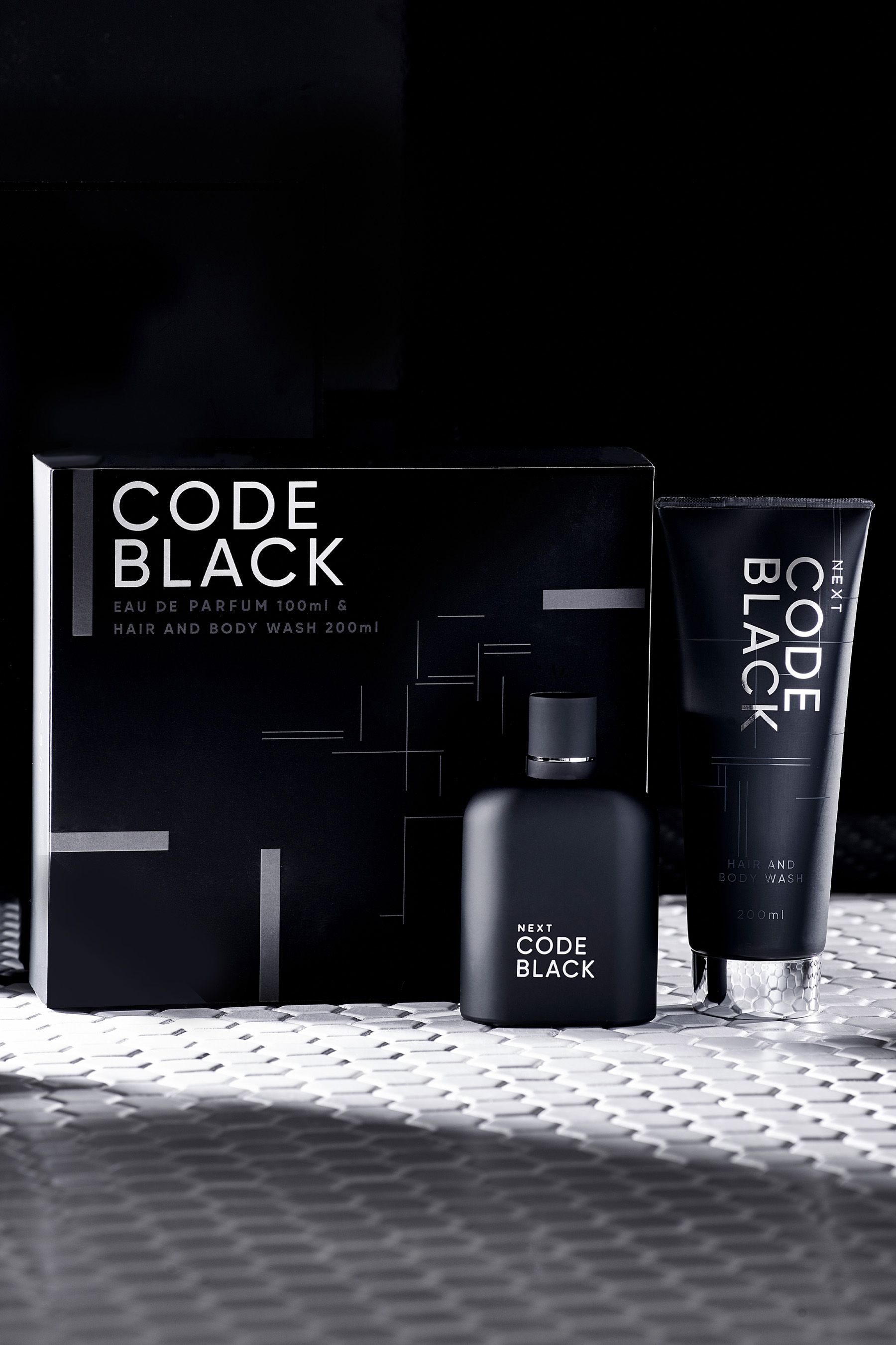 Black code eau de toilette top