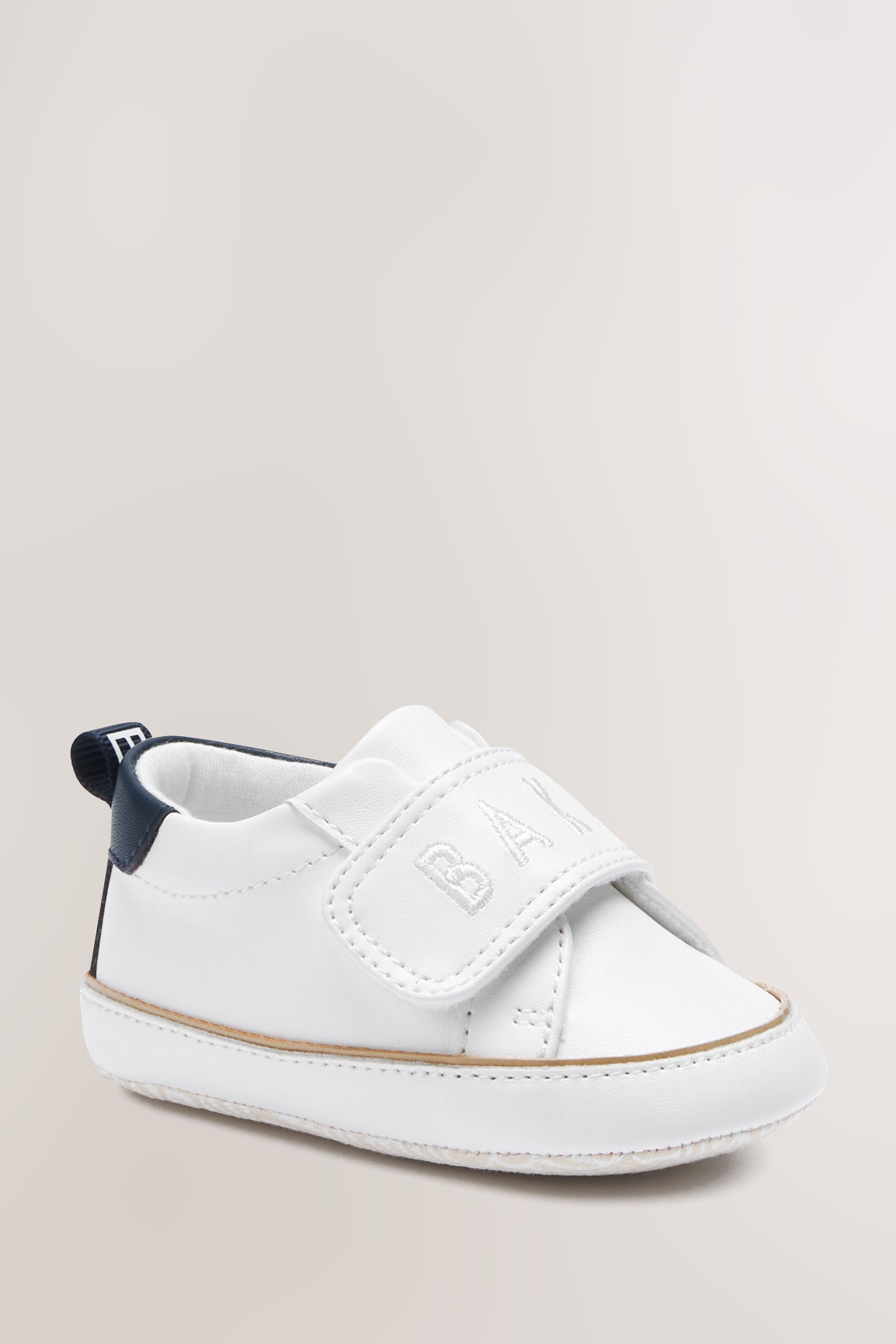 Padders trainers store