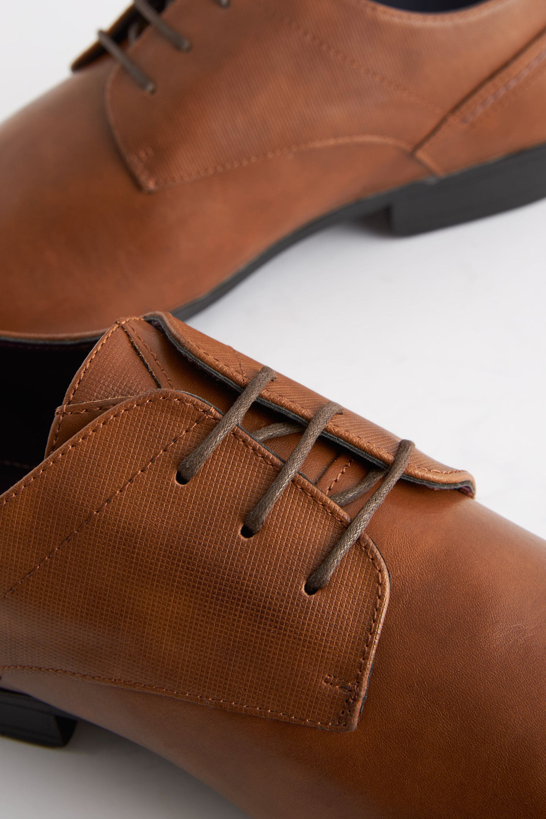 Mens tan wide fit shoes top