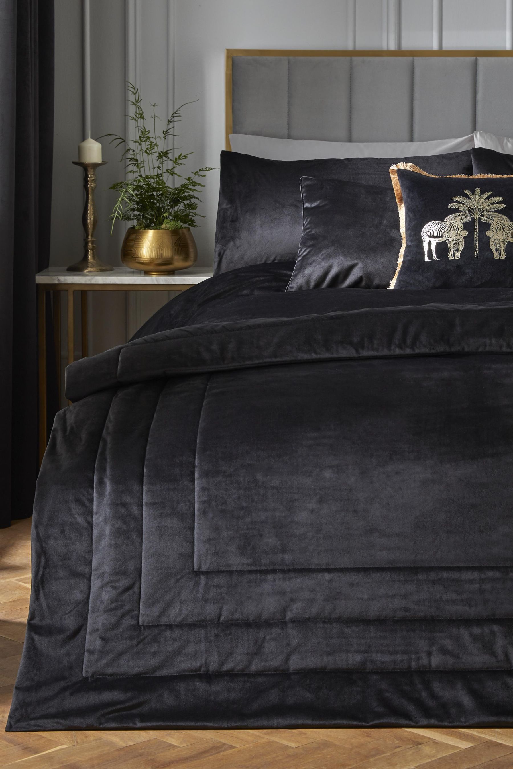 Black top velvet comforter