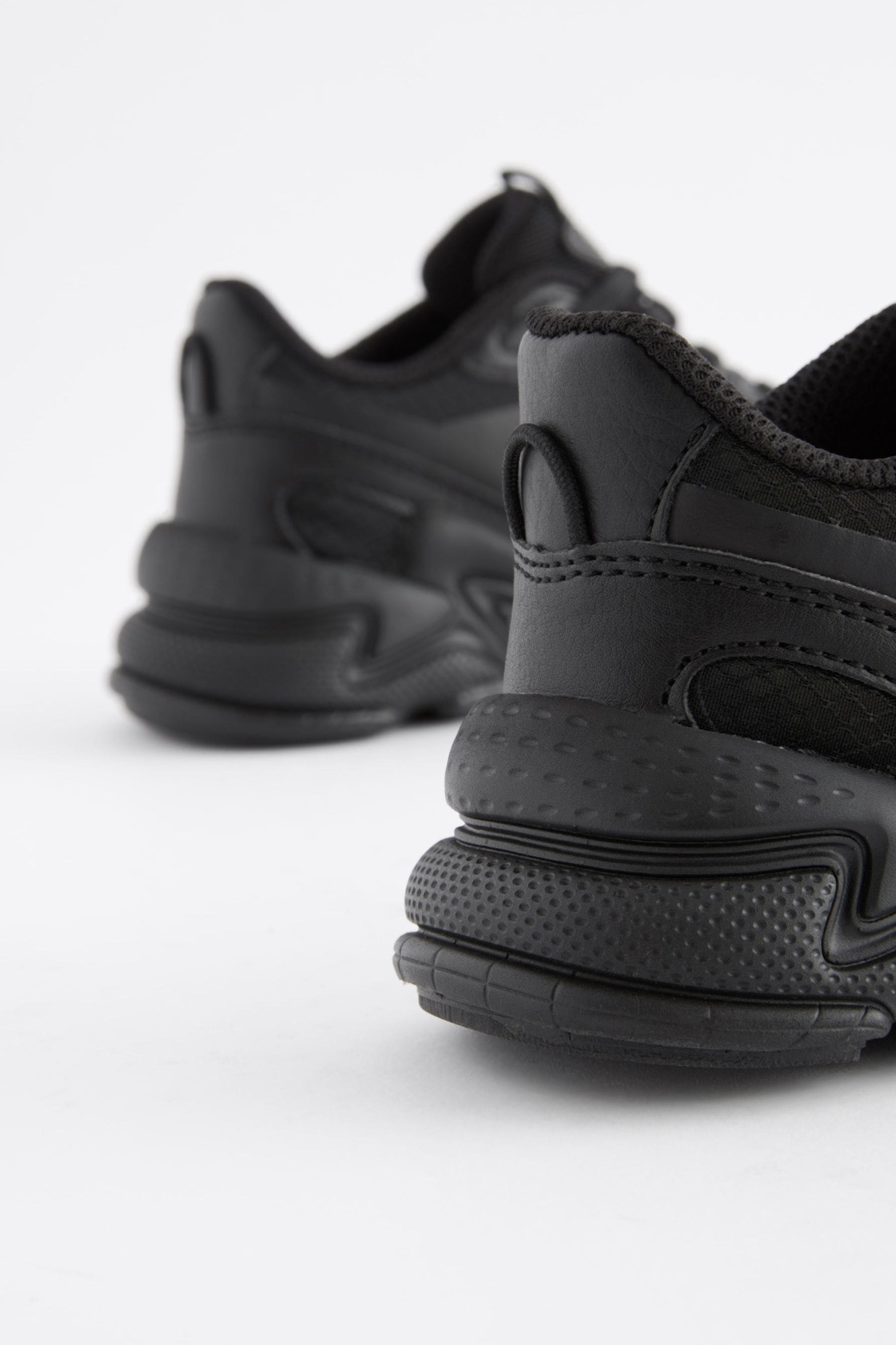 Black trainers without laces store