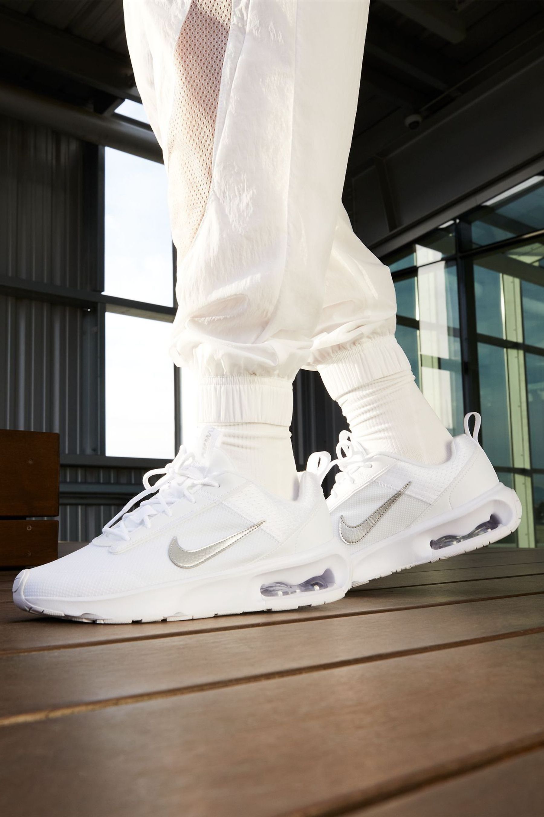 All white trainers nike discount