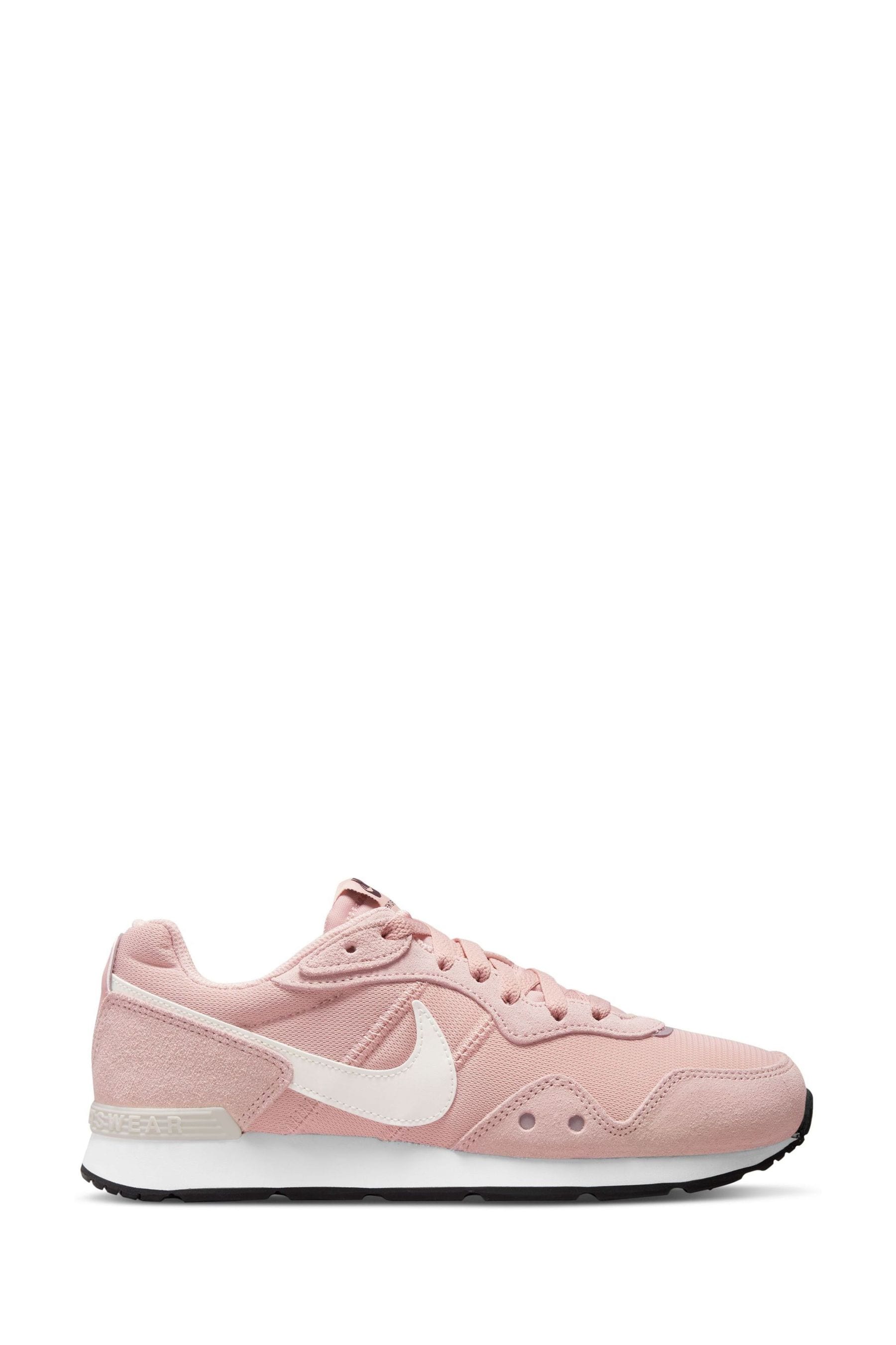 Womens pink deals nike trainers uk