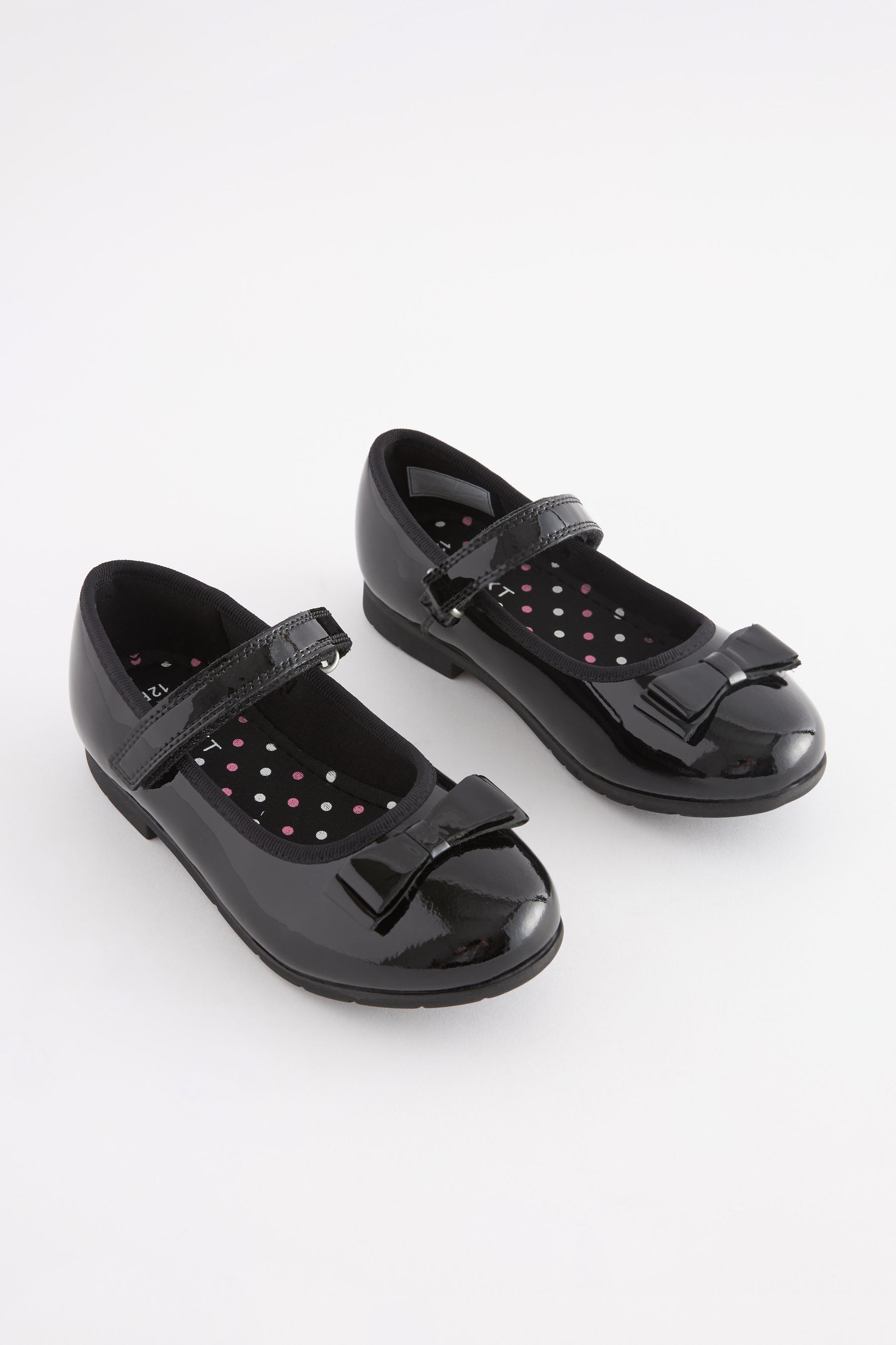 Slim fit school hotsell shoes