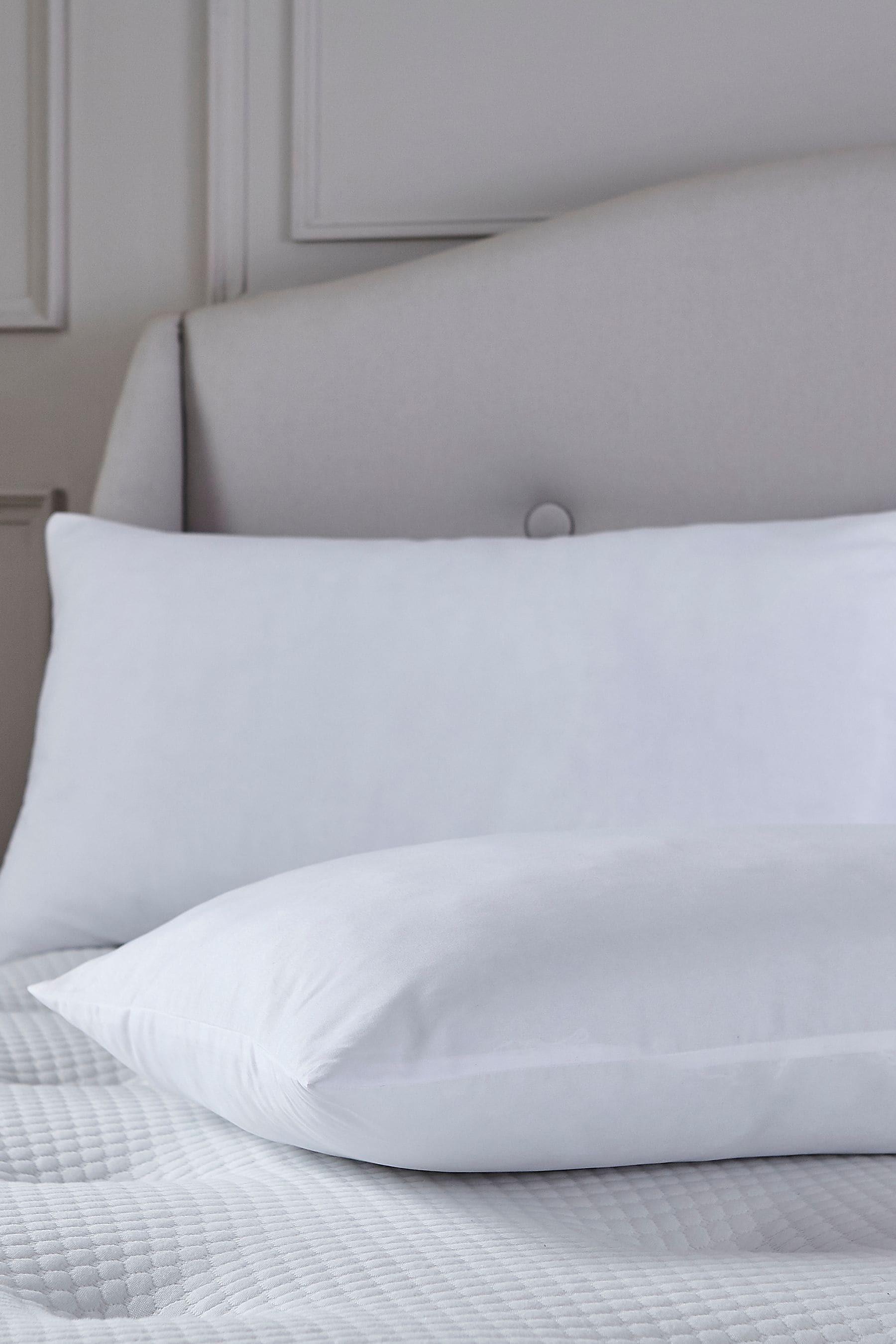 Silentnight soft as silk pillows top