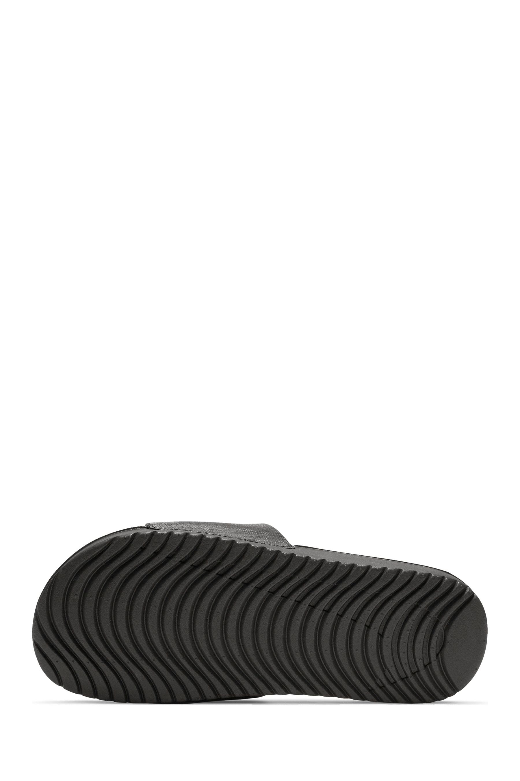 Nike store sliders junior
