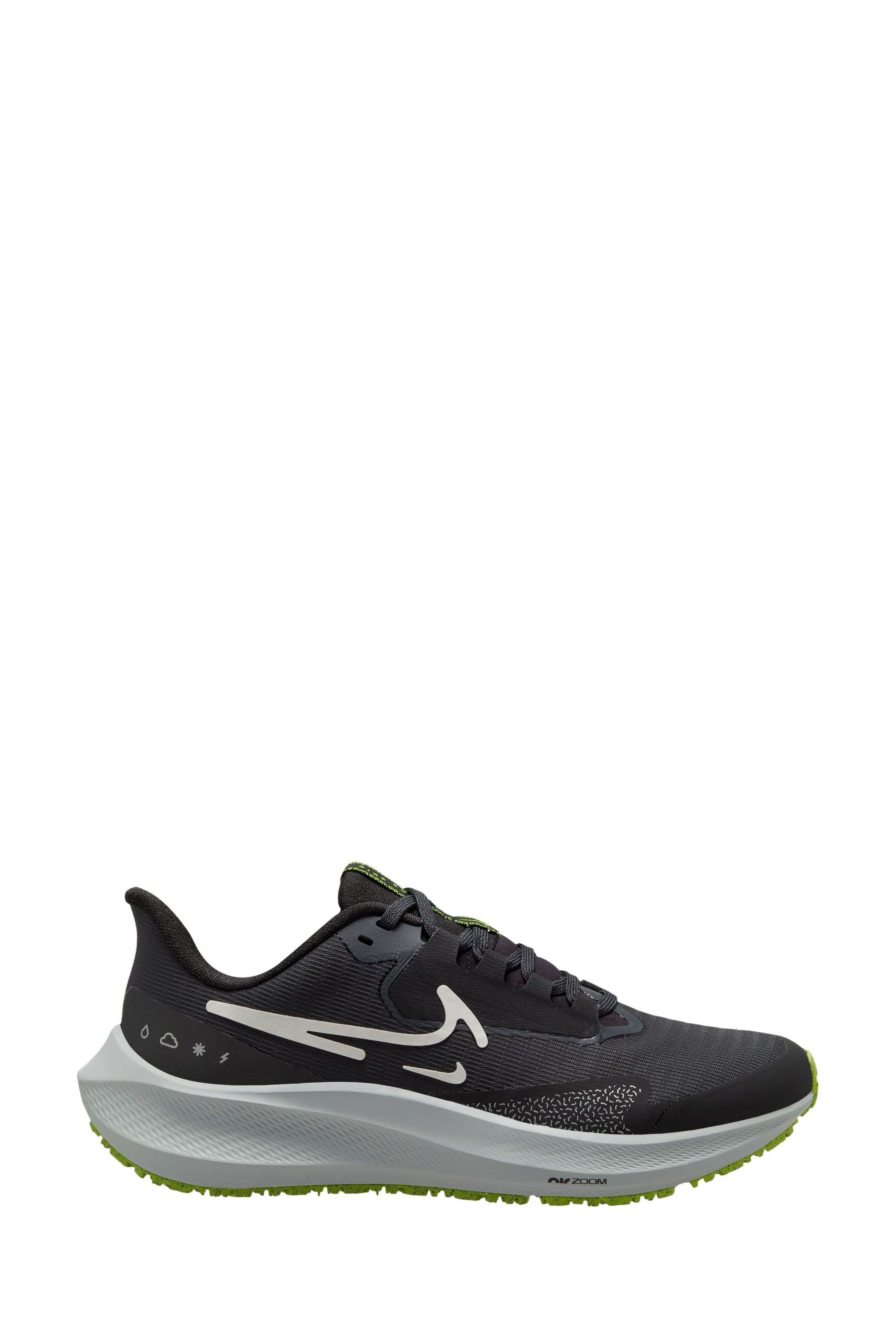 Nike shield trainers store