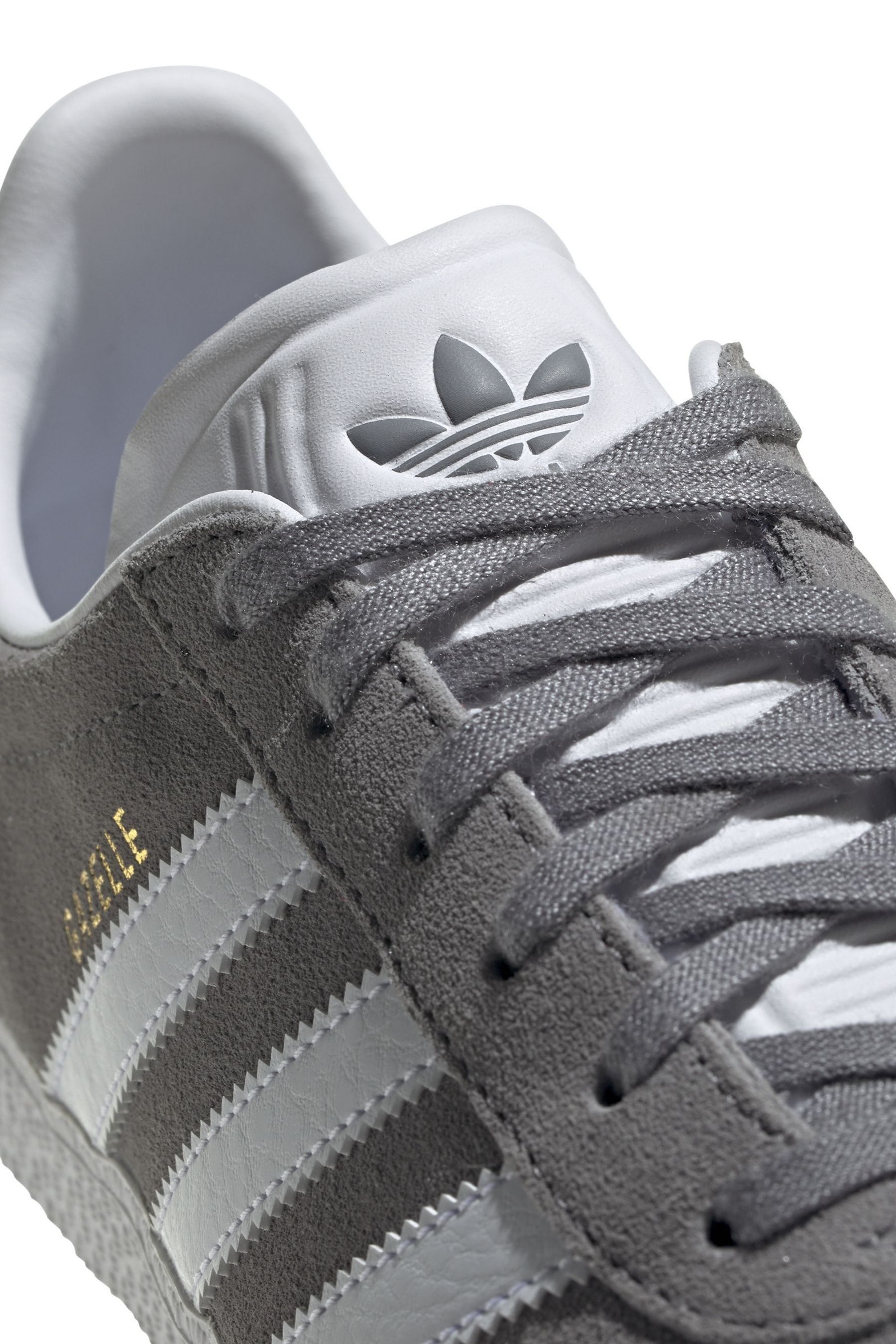 Light grey clearance adidas gazelle junior