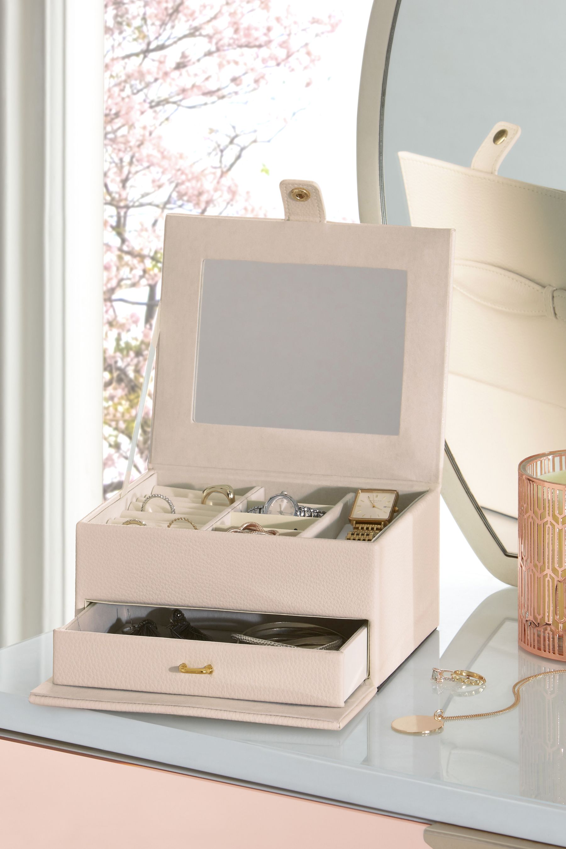 Next shop jewellery box