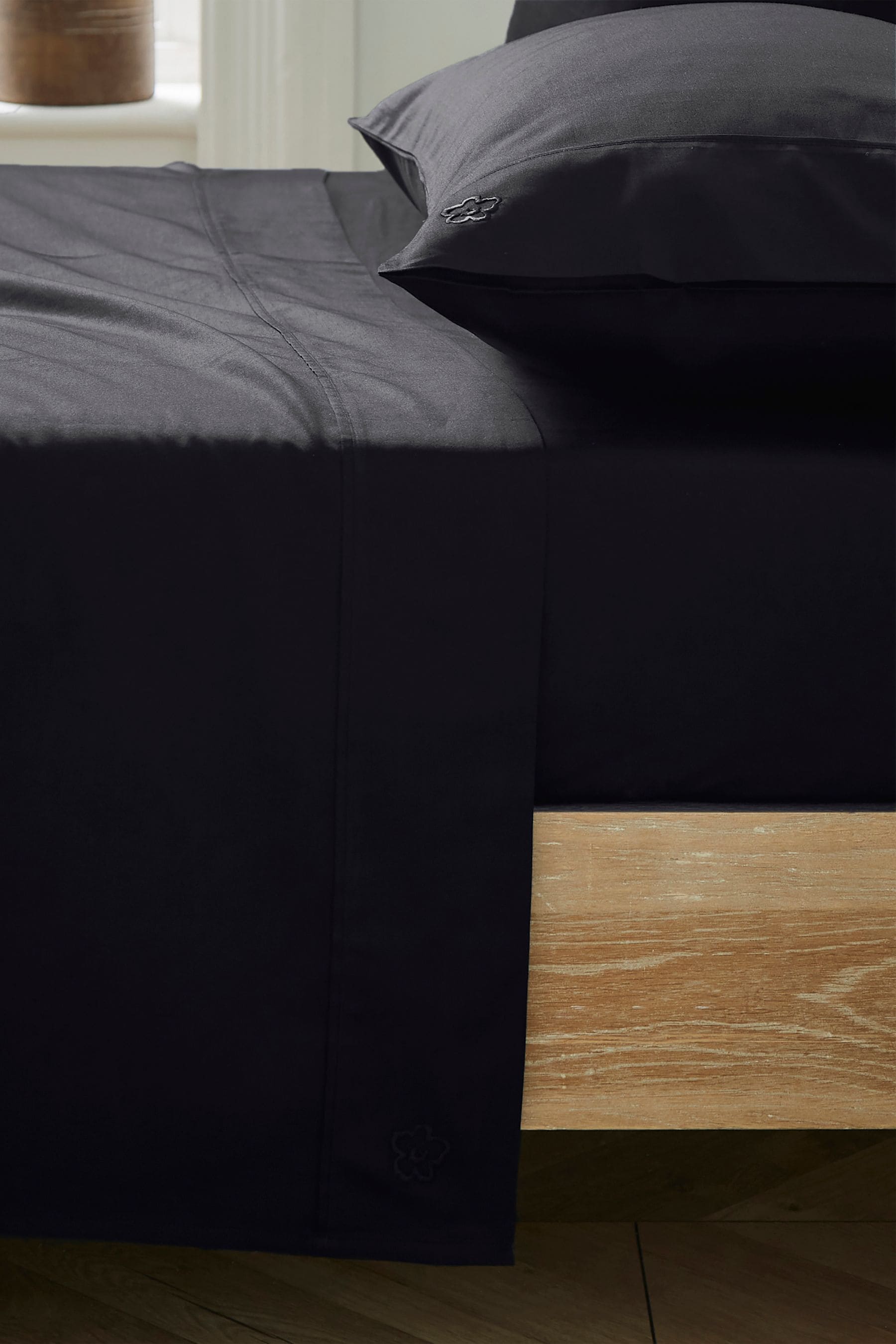Black bed sheets outlet
