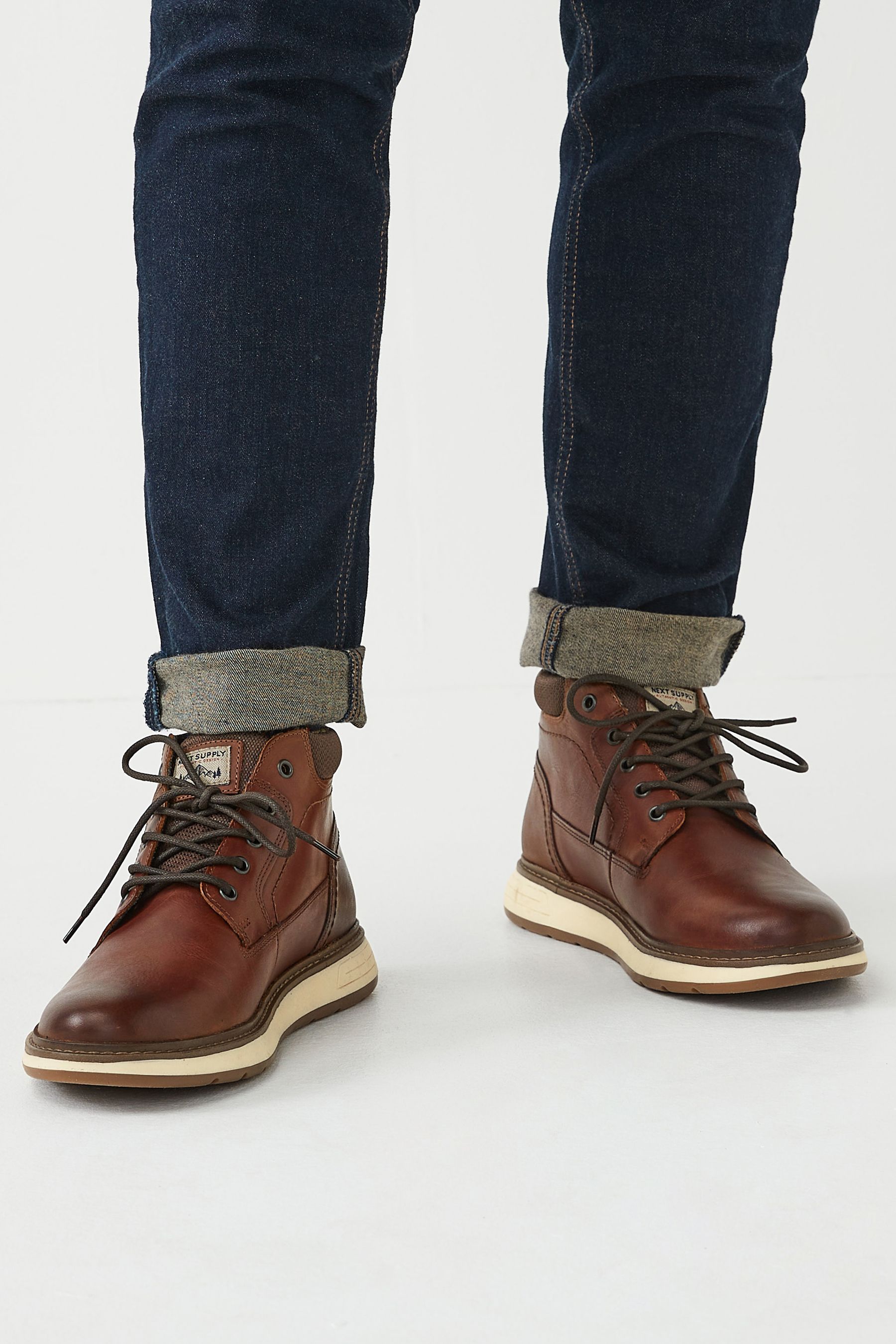 Chukka boots hotsell with white soles