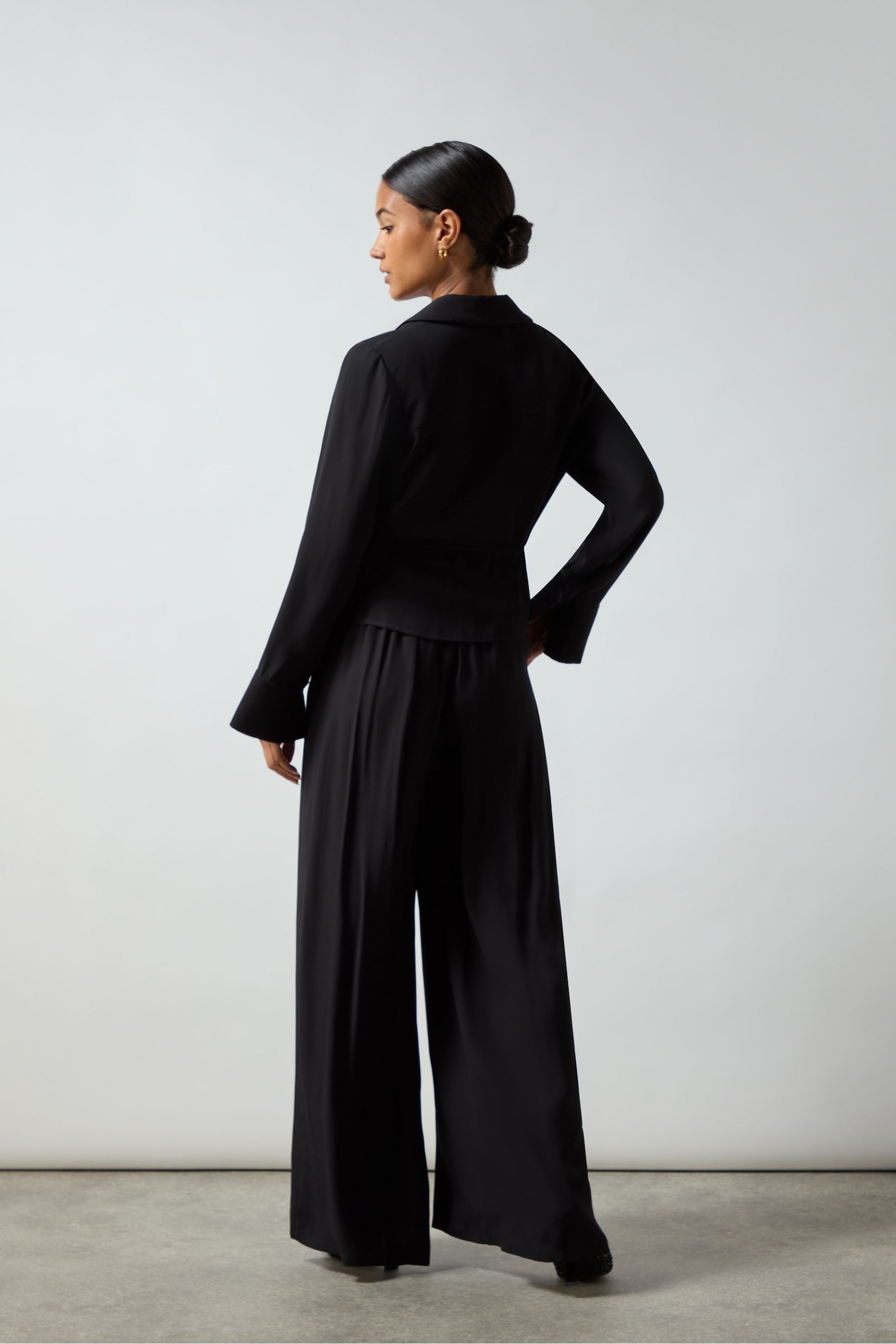 Black crepe straight leg trousers best sale