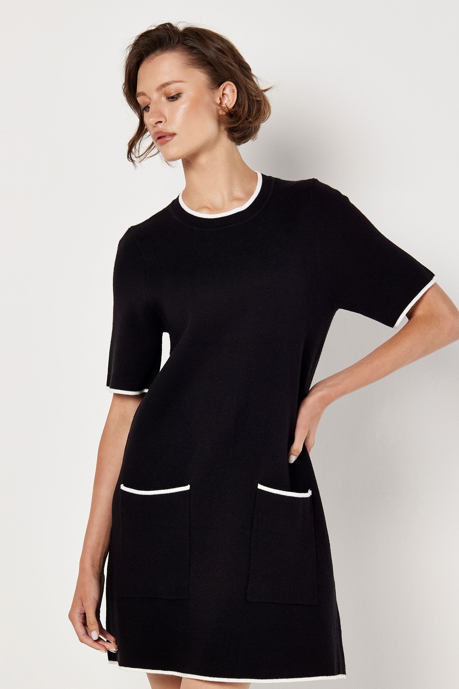 Black knit dress with pockets hot sale