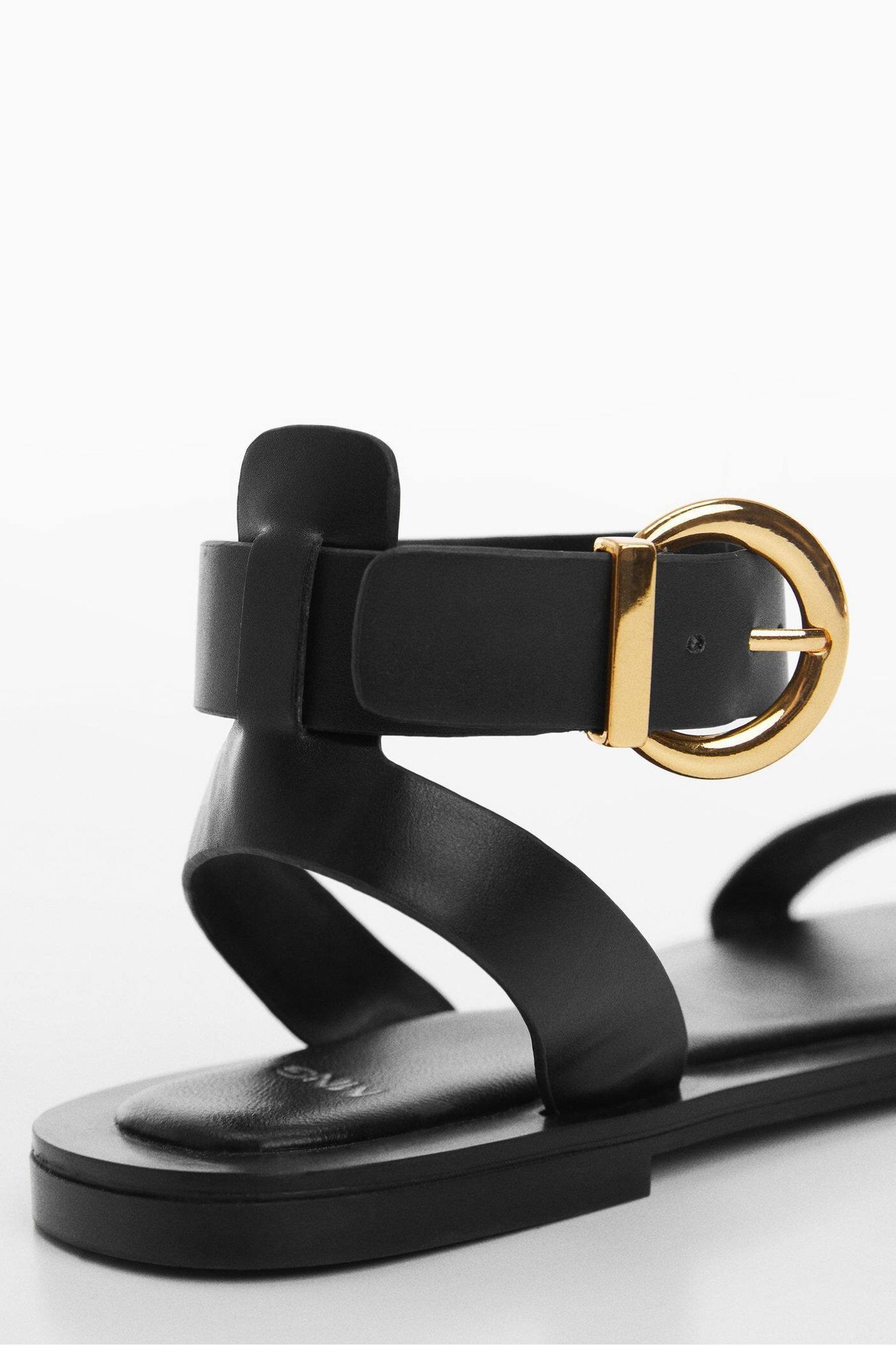 Buckle thong sandals top