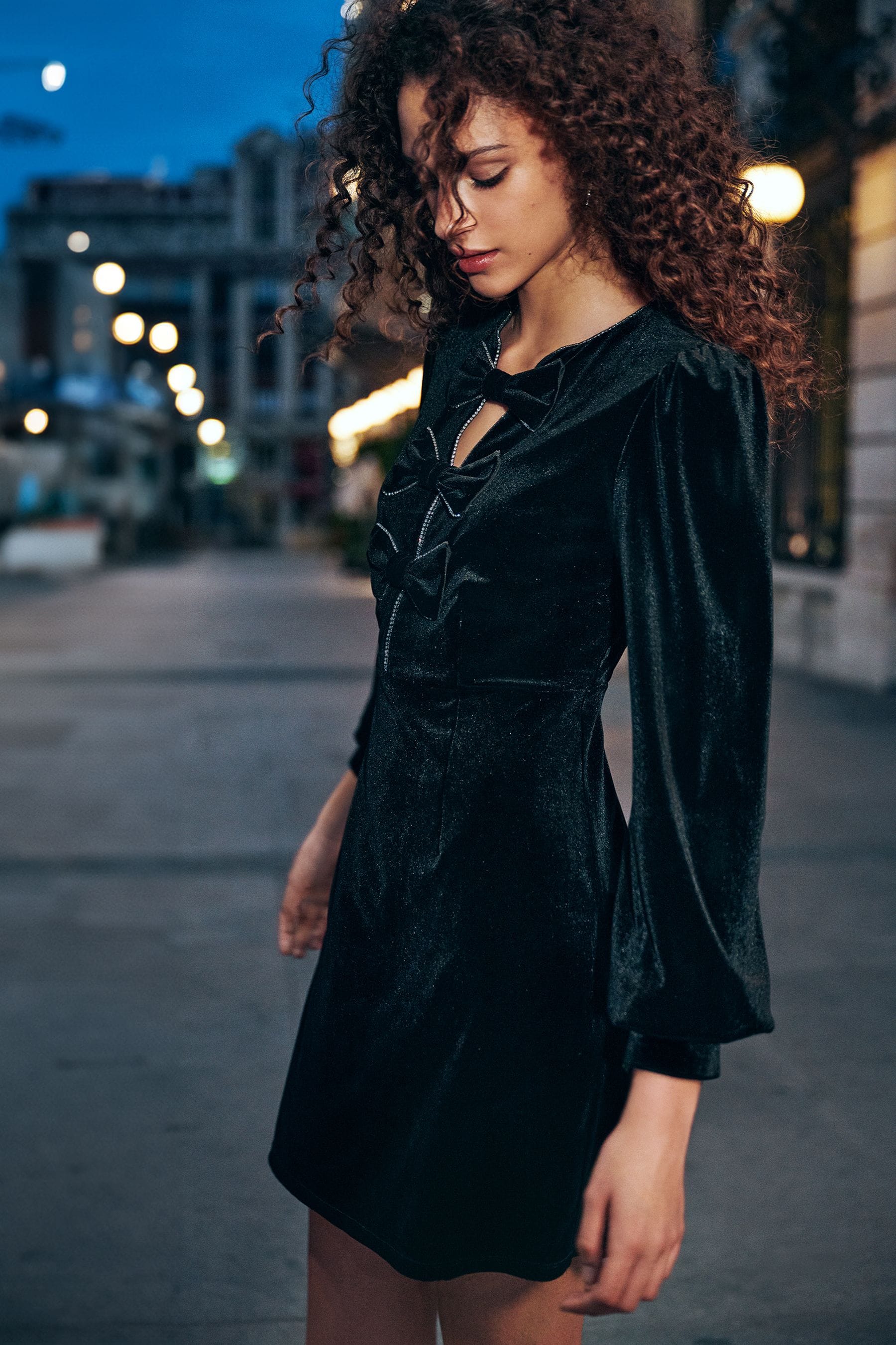 Black dress sleeves below knee on sale